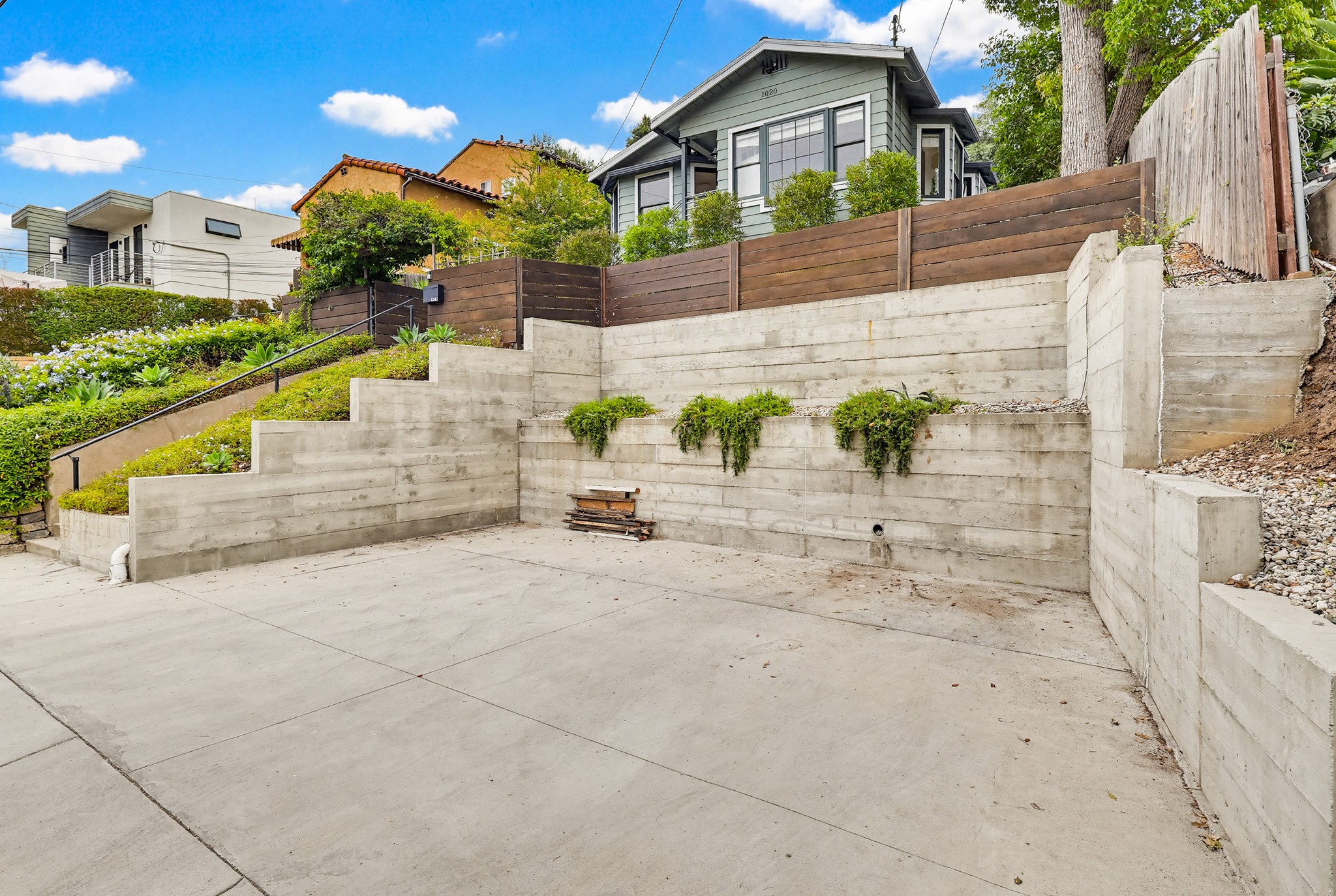 Virtual tour photo 3 of 96 for 1020 N Ave 51