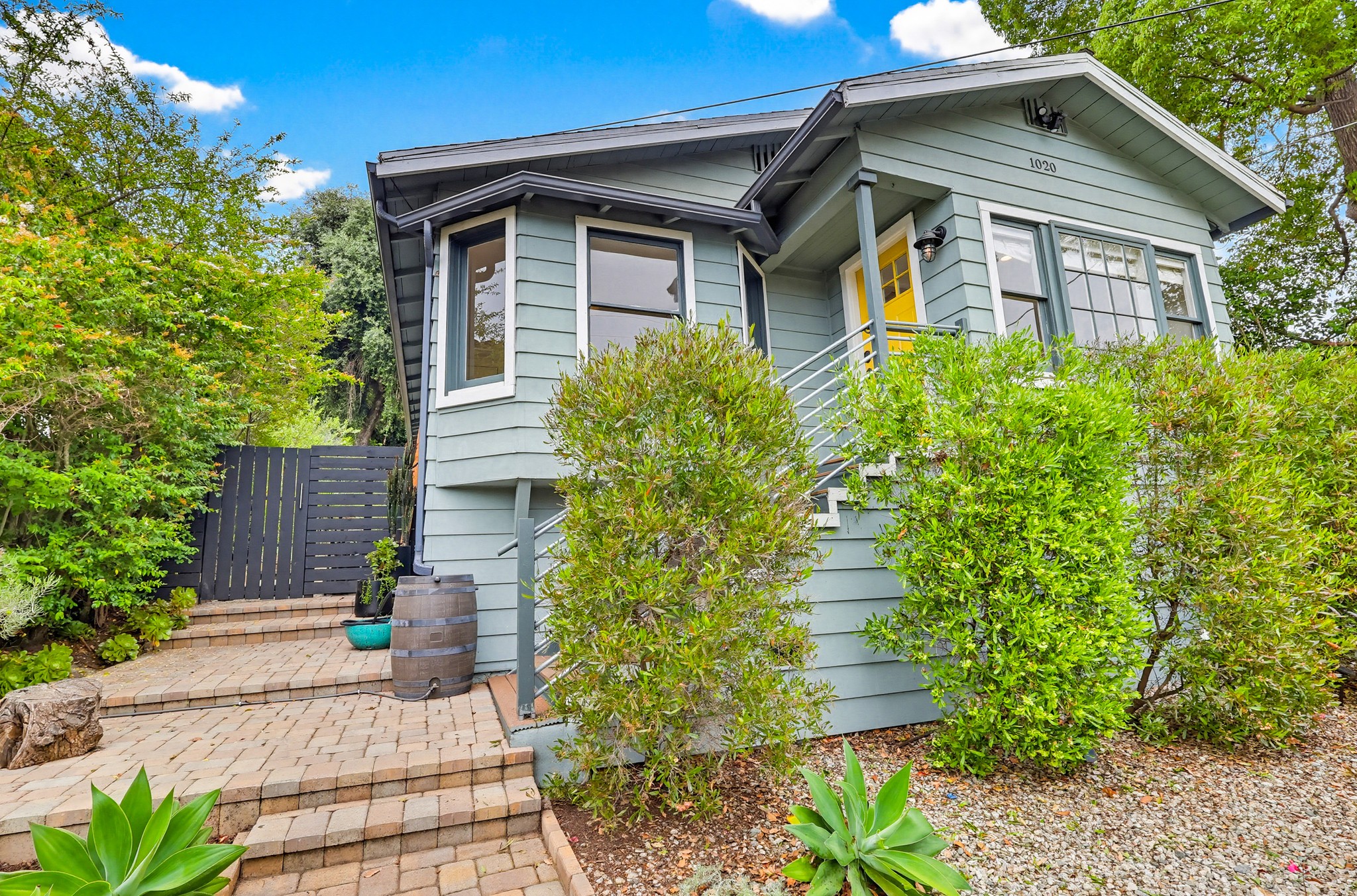 Virtual tour photo 8 of 96 for 1020 N Ave 51