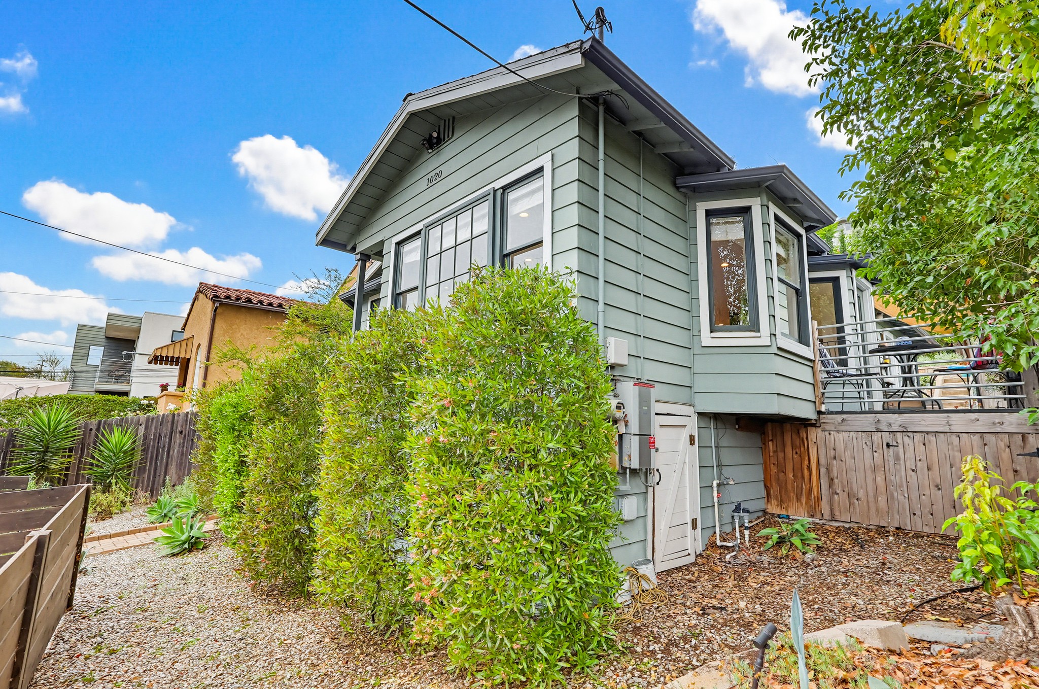 Virtual tour photo 10 of 96 for 1020 N Ave 51