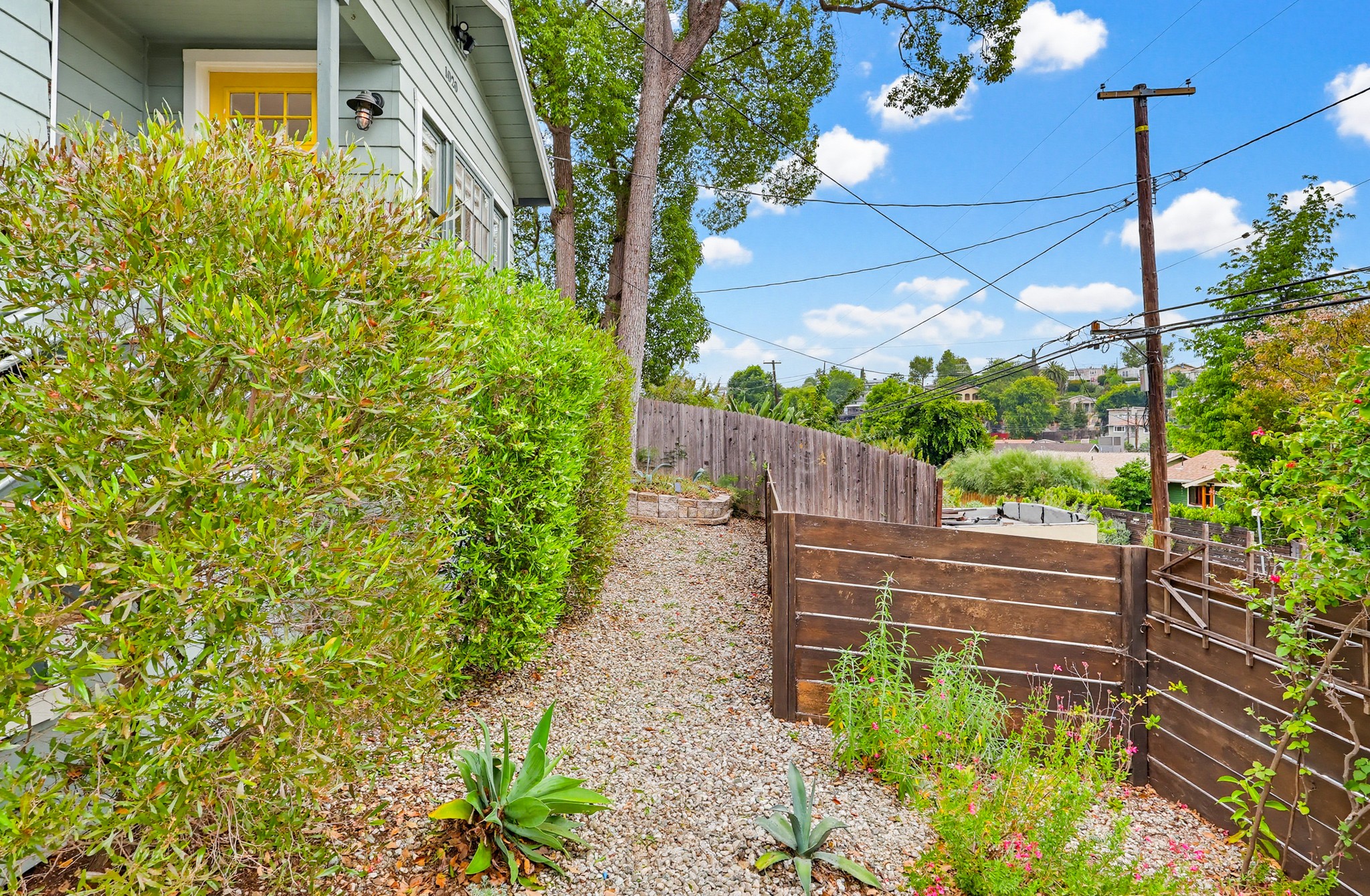 Virtual tour photo 11 of 96 for 1020 N Ave 51