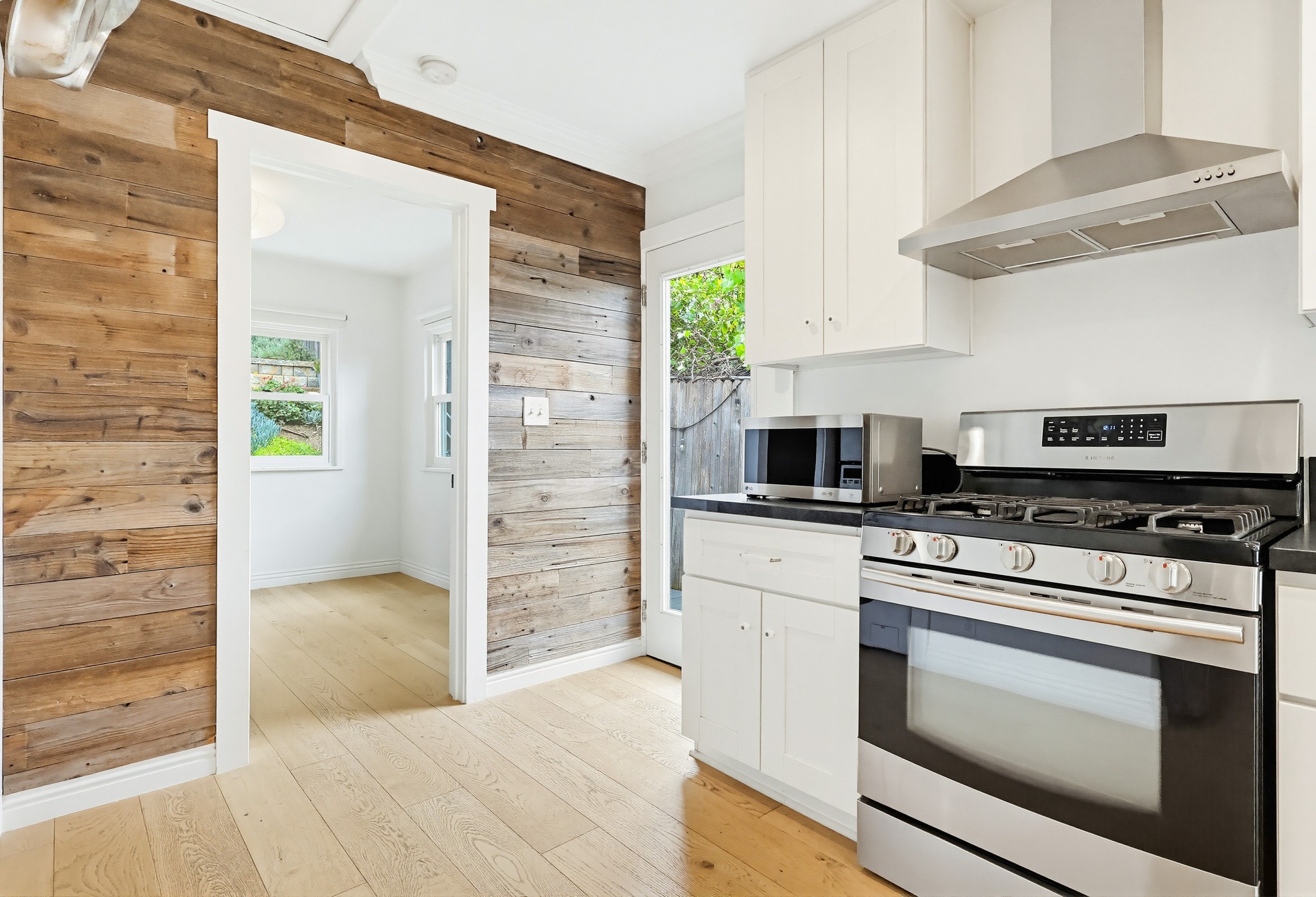 Virtual tour photo 37 of 96 for 1020 N Ave 51