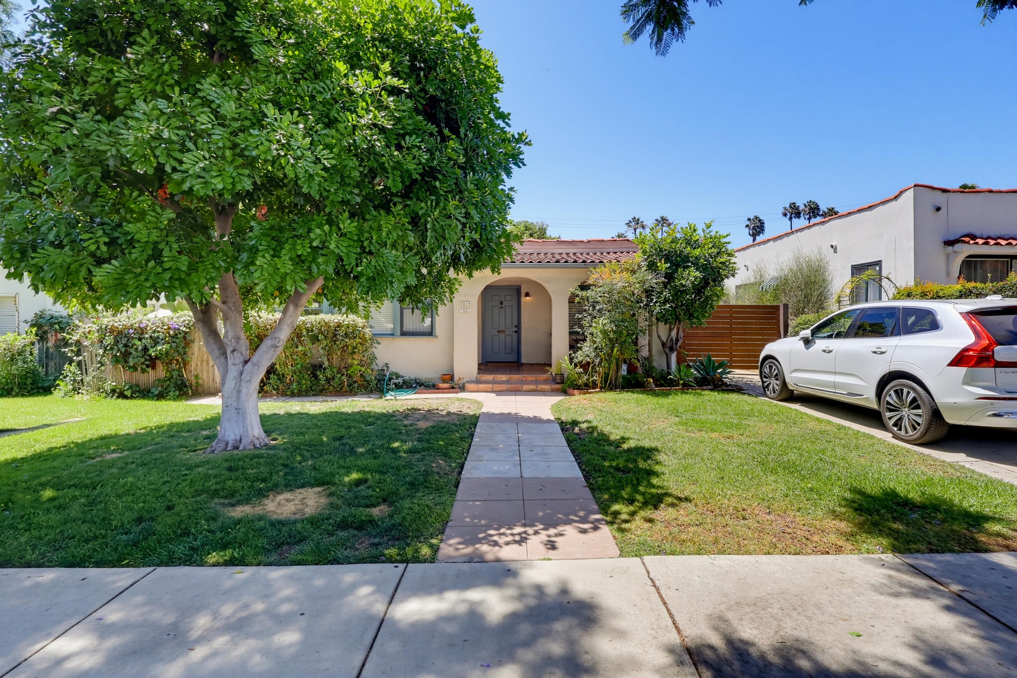Virtual tour photo 1 of 66 for 1021 Havenhurst Dr