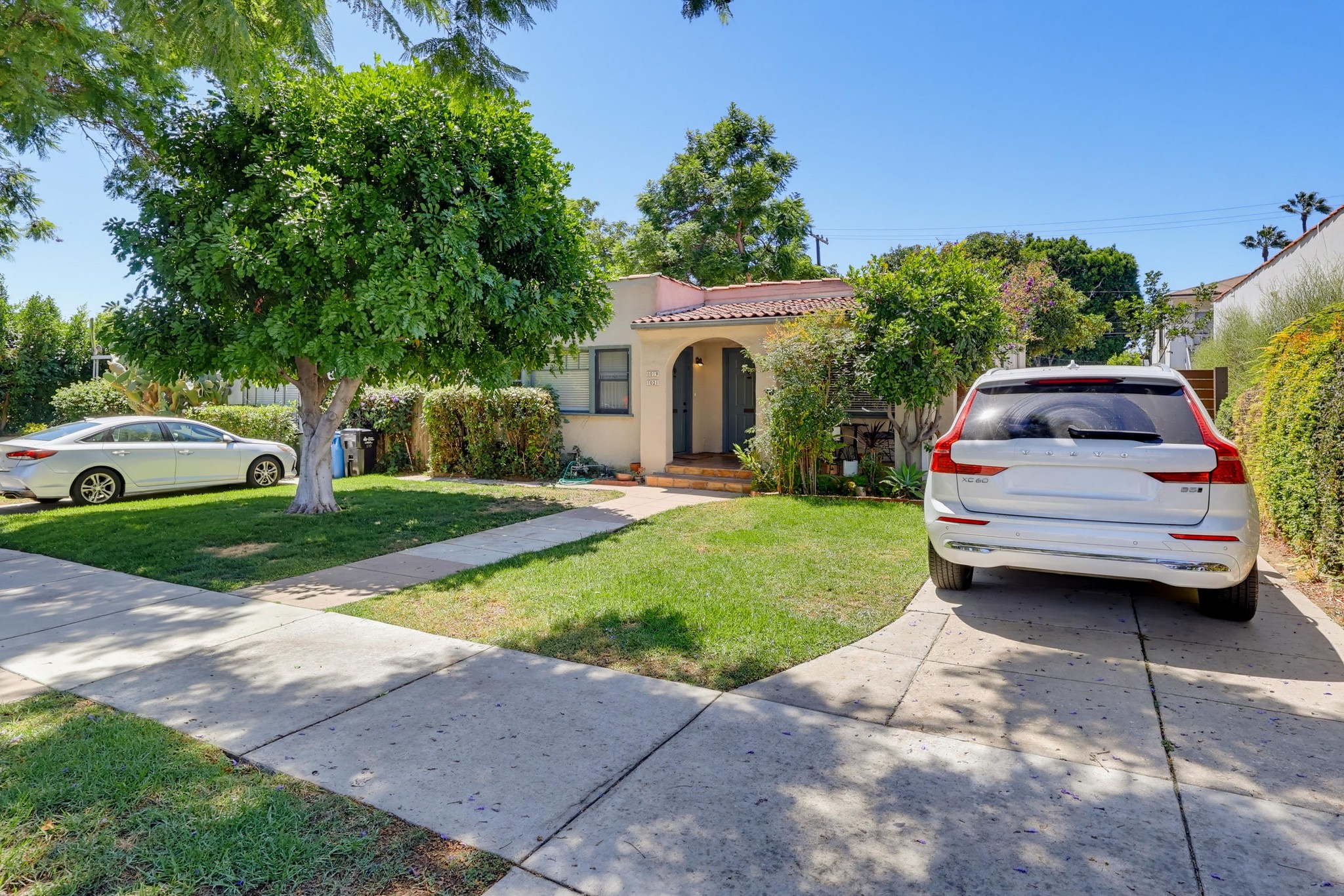 Virtual tour photo 3 of 66 for 1021 Havenhurst Dr