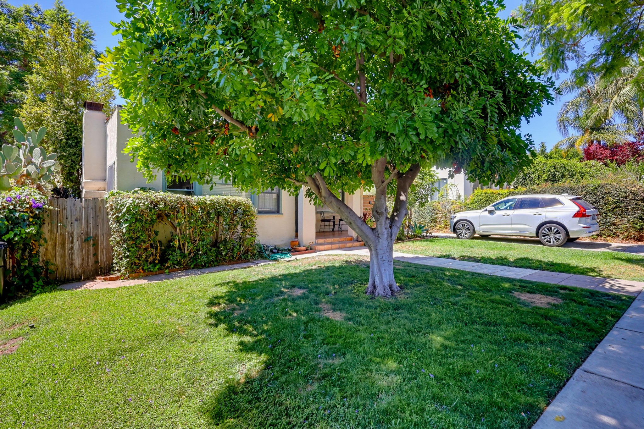 Virtual tour photo 4 of 66 for 1021 Havenhurst Dr
