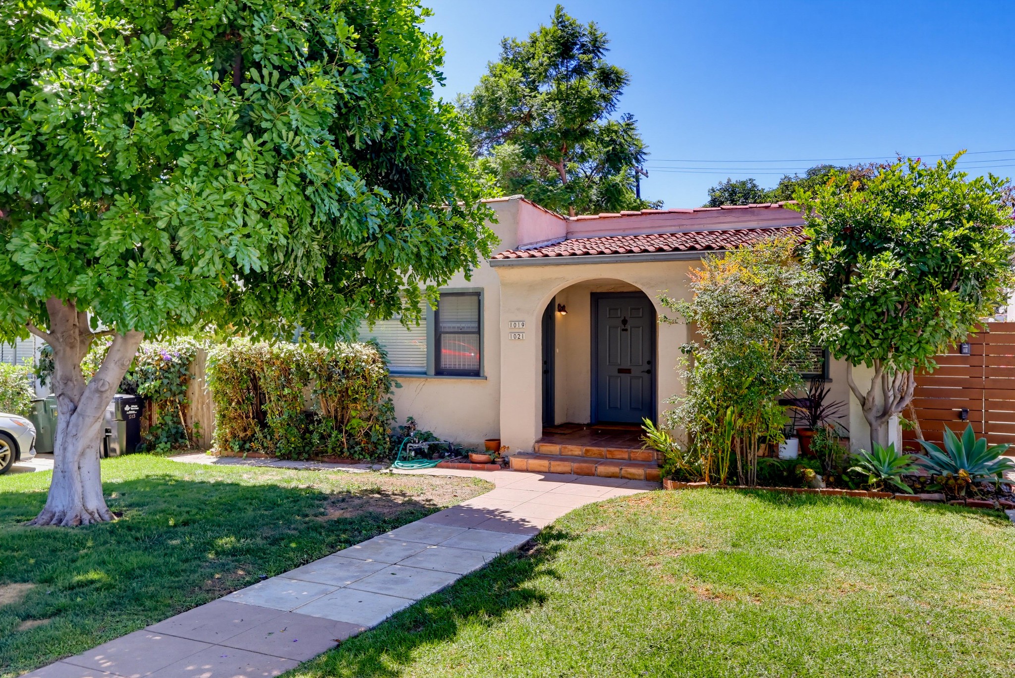 Virtual tour photo 5 of 66 for 1021 Havenhurst Dr