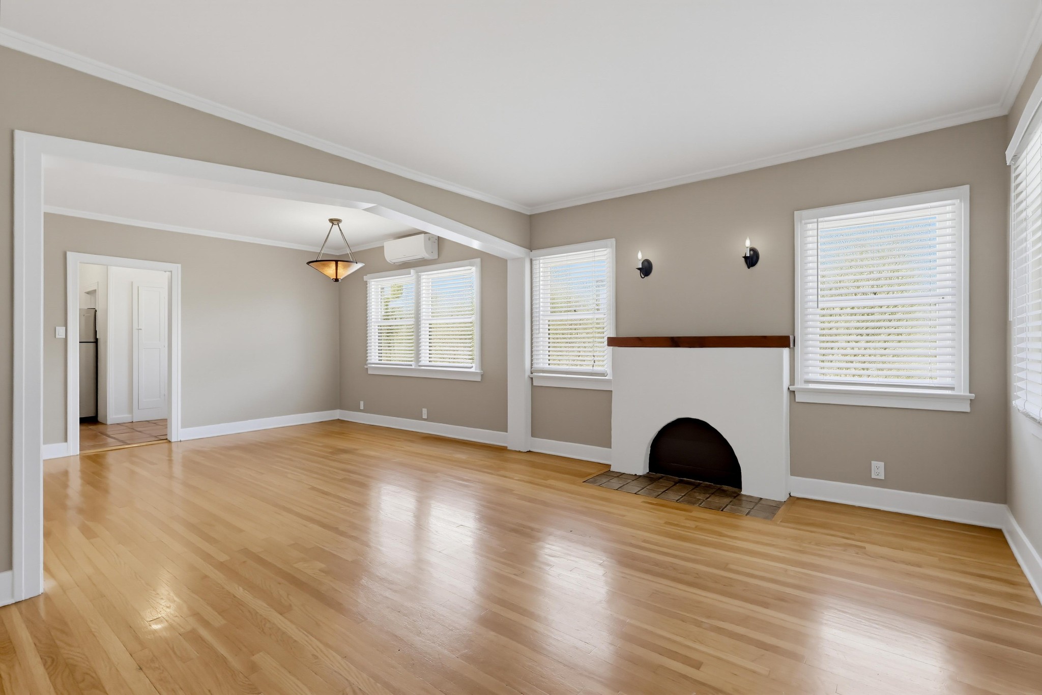 Virtual tour photo 9 of 66 for 1021 Havenhurst Dr