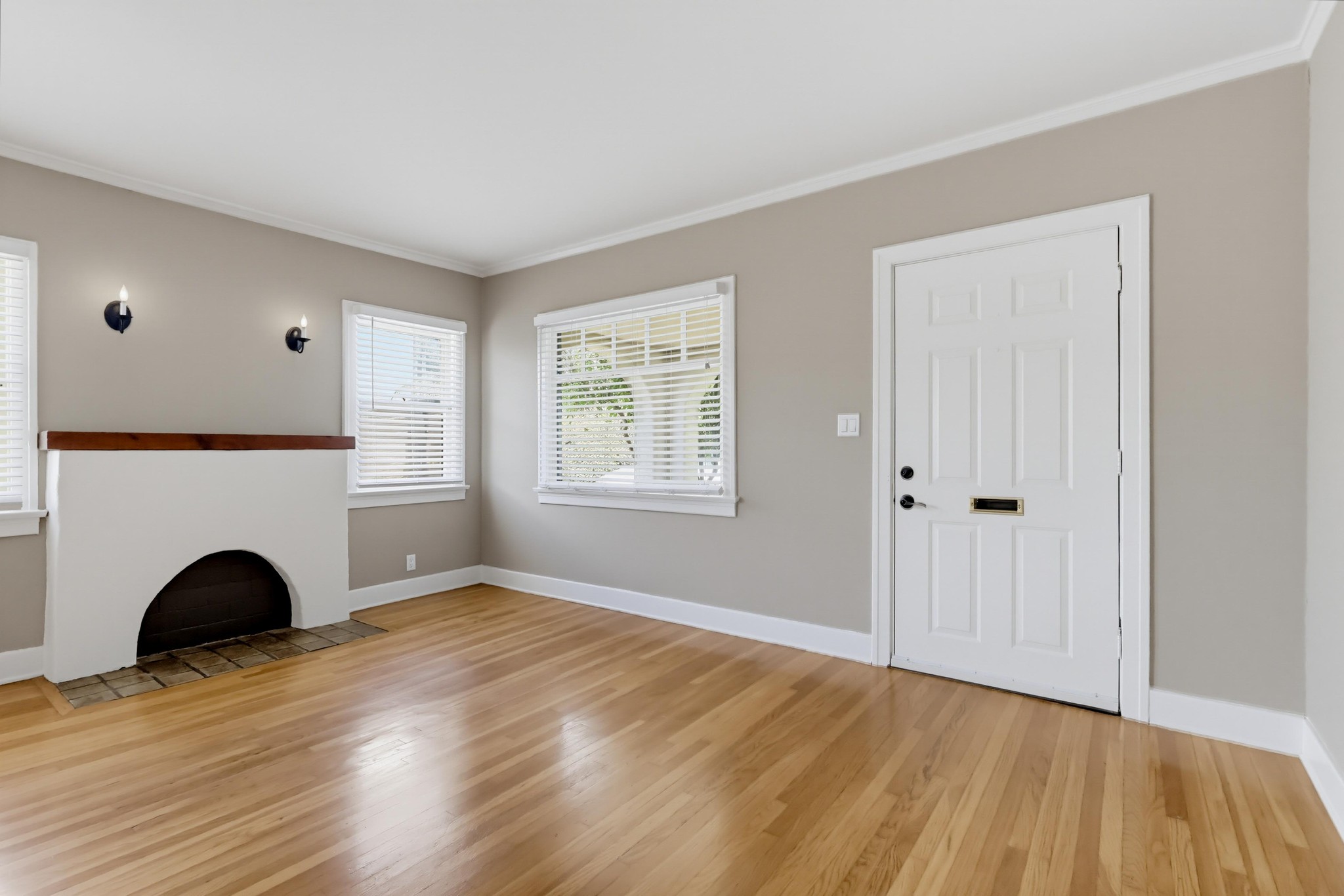 Virtual tour photo 10 of 66 for 1021 Havenhurst Dr