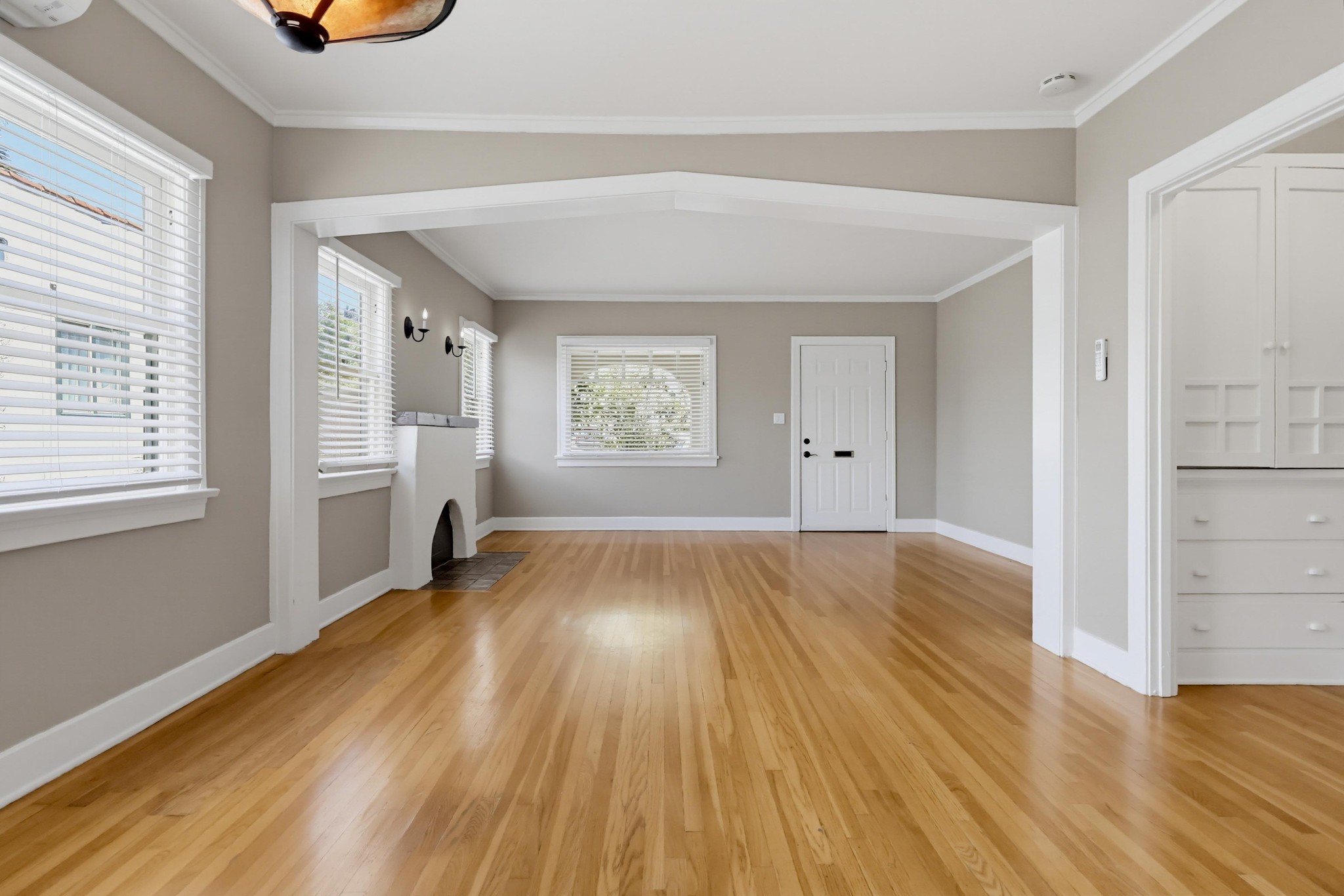 Virtual tour photo 15 of 66 for 1021 Havenhurst Dr