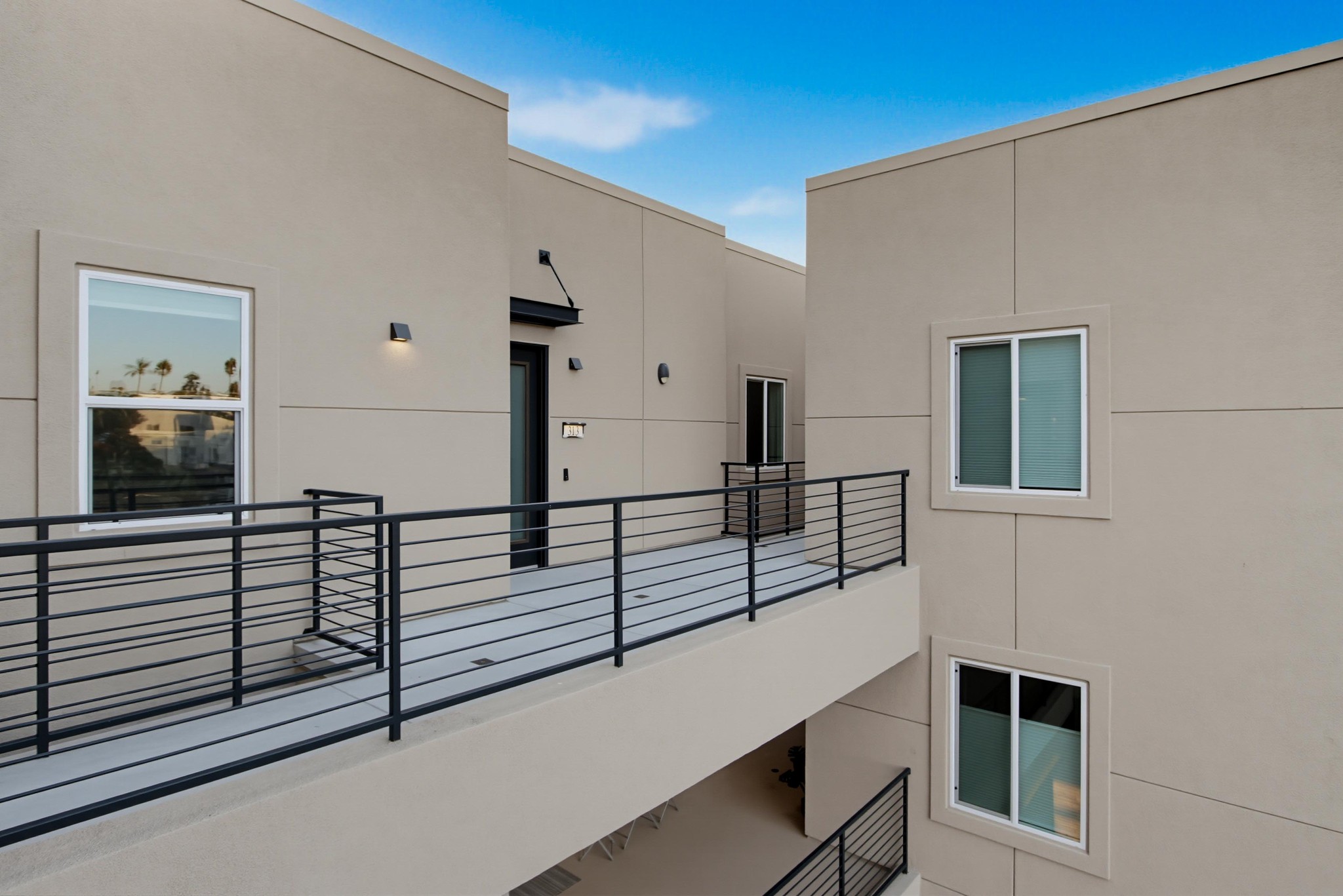 Virtual tour photo 7 of 48 for 1021 S Cleveland St Unit 313