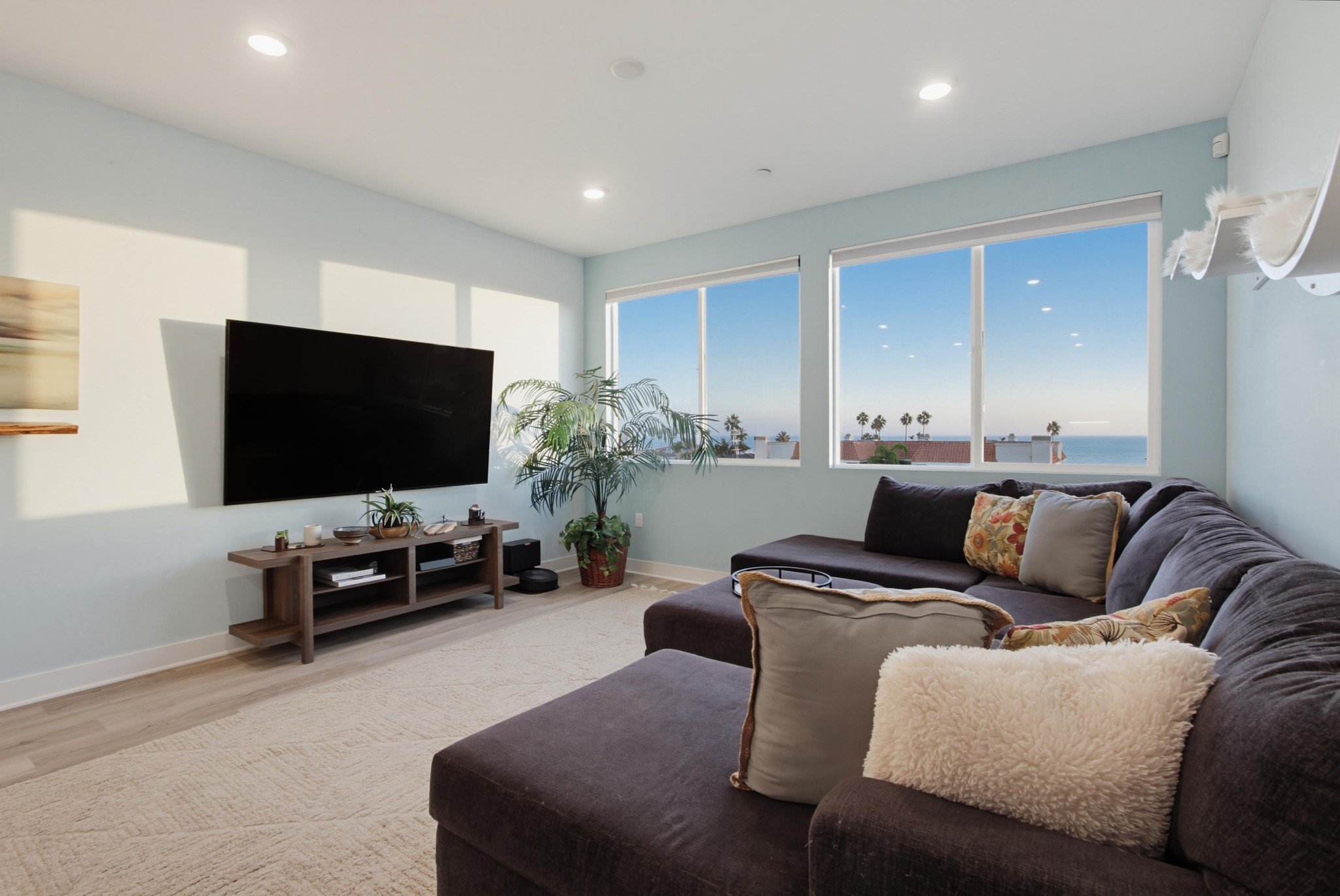 Virtual tour photo 11 of 48 for 1021 S Cleveland St Unit 313