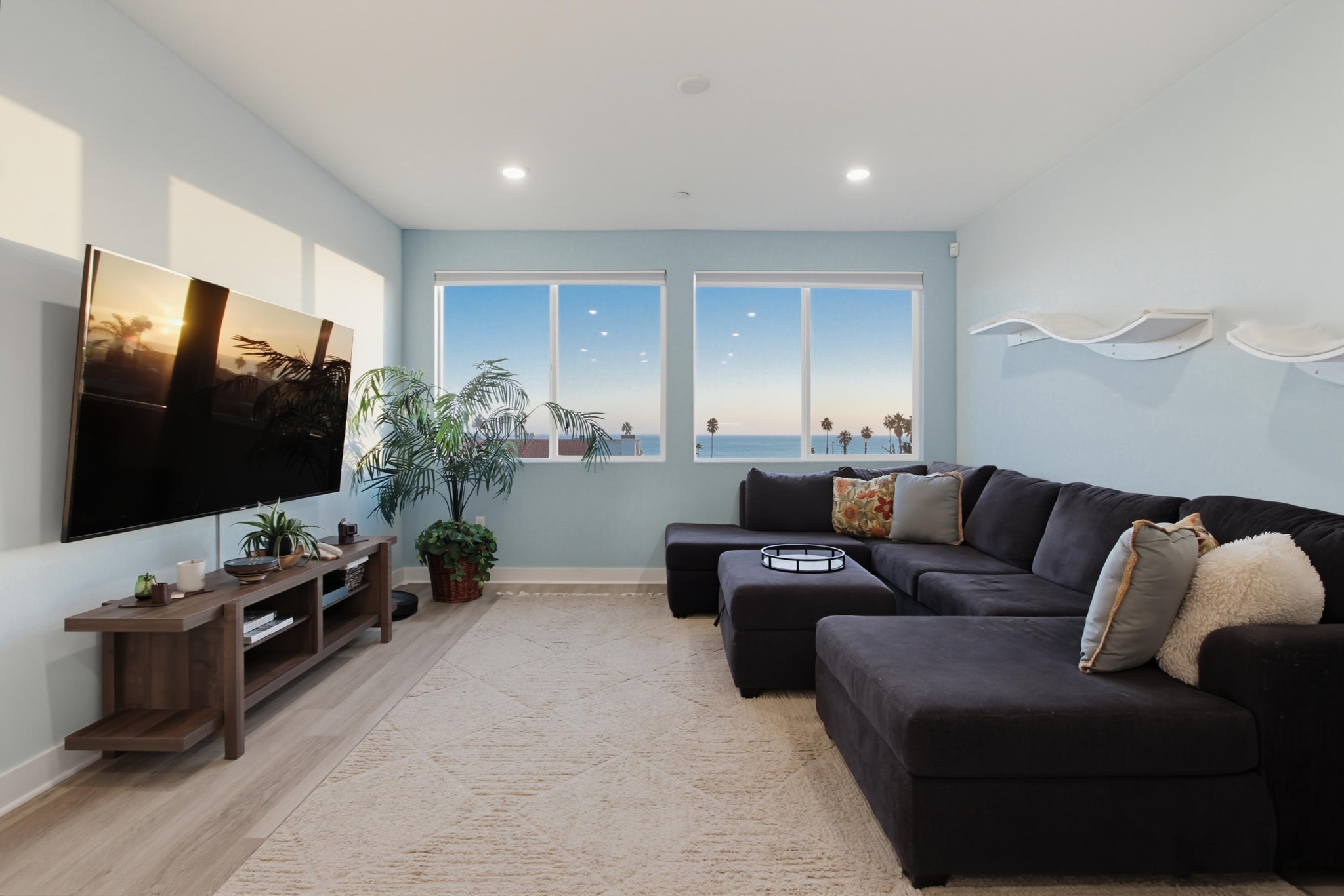 Virtual tour photo 12 of 48 for 1021 S Cleveland St Unit 313