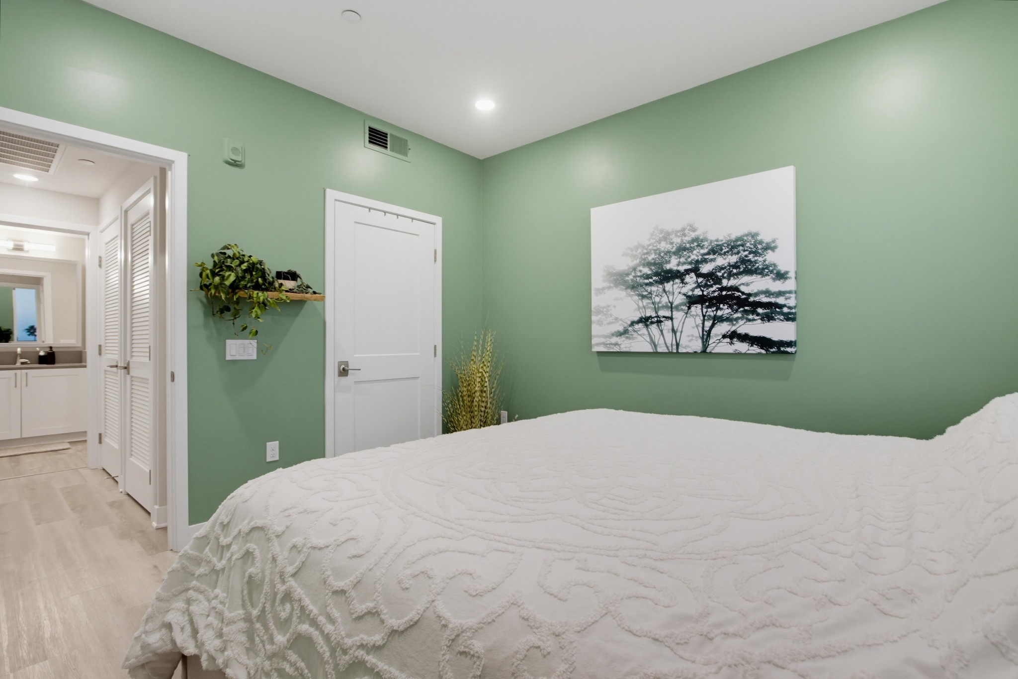Virtual tour photo 31 of 48 for 1021 S Cleveland St Unit 313