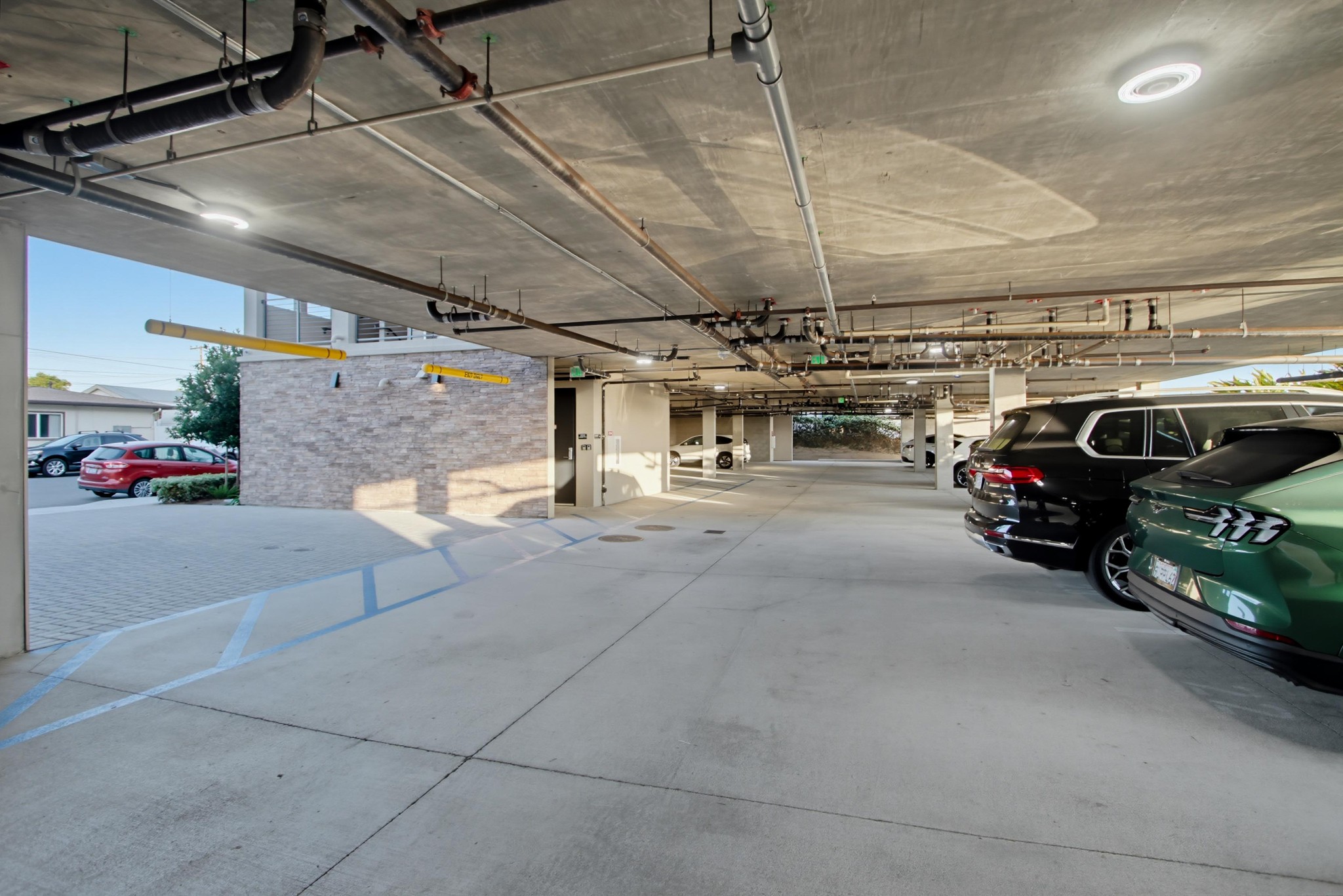 Virtual tour photo 49 of 48 for 1021 S Cleveland St Unit 313