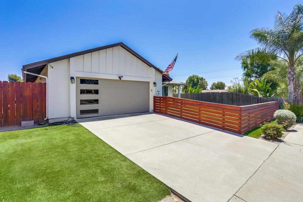 Virtual tour photo 3 of 32 for 10217 Via Del Sud