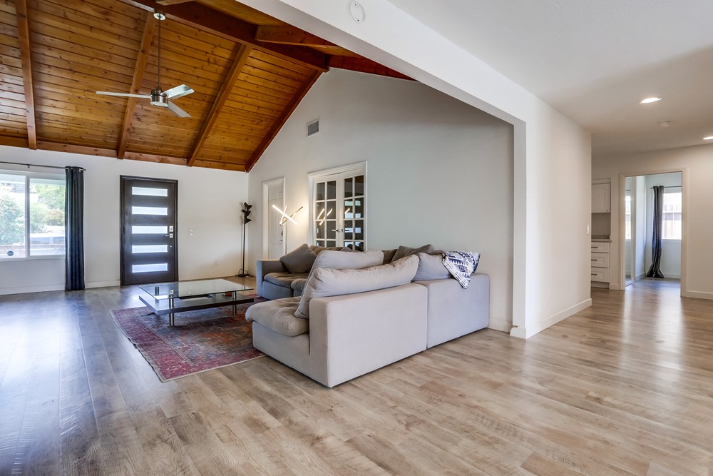 Virtual tour photo 9 of 32 for 10217 Via Del Sud
