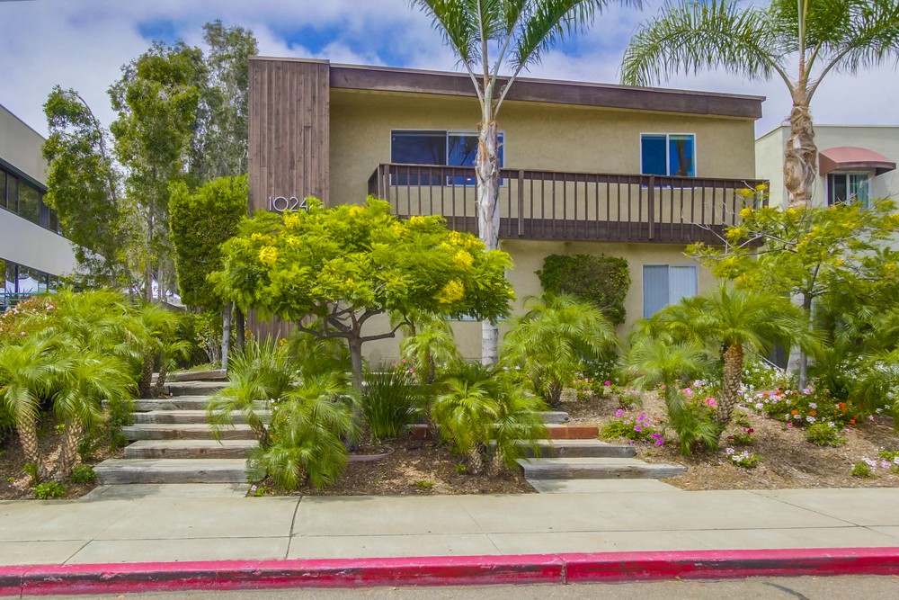 Virtual tour photo 1 of 19 for 1024 Turquoise St #H