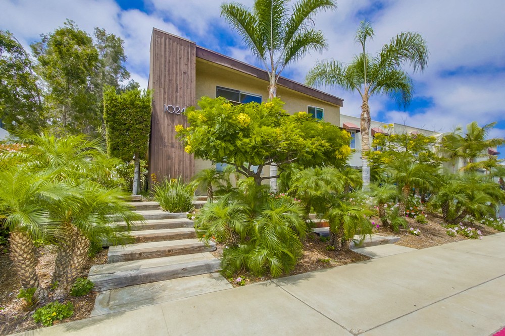 Virtual tour photo 3 of 19 for 1024 Turquoise St #H