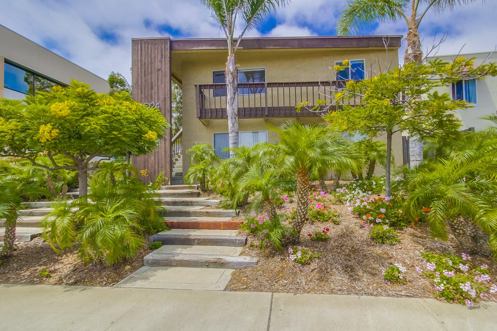 Virtual tour photo 4 of 19 for 1024 Turquoise St #H