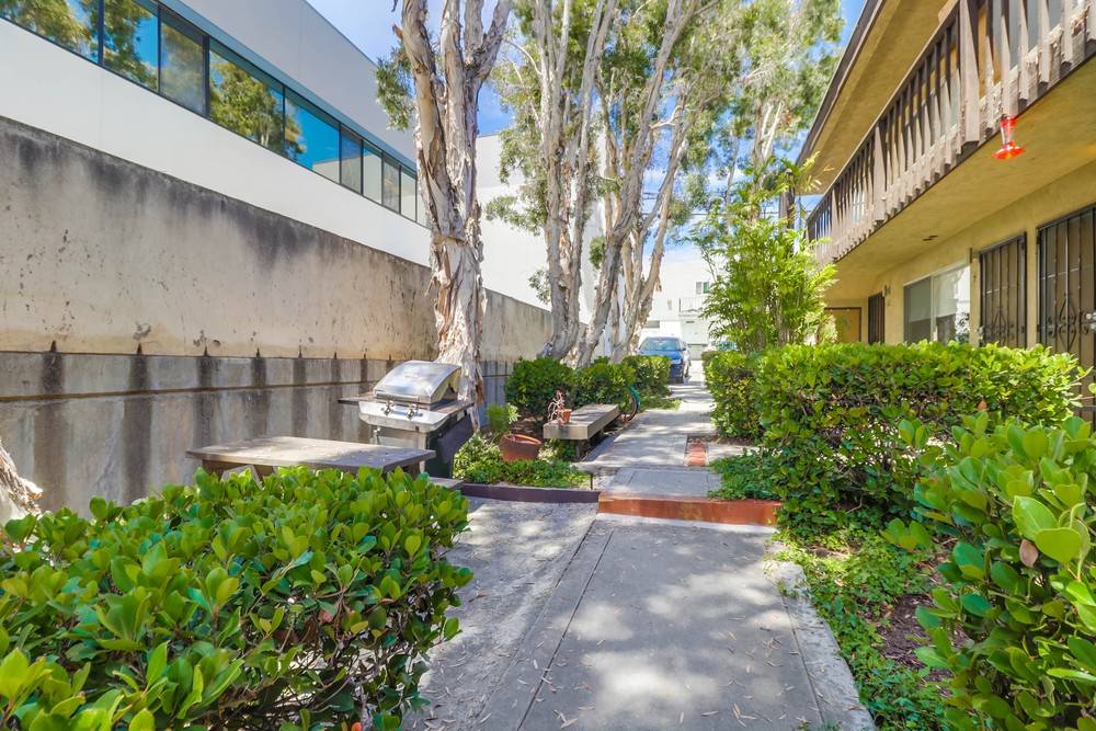 Virtual tour photo 6 of 27 for 1024 Turquoise St B