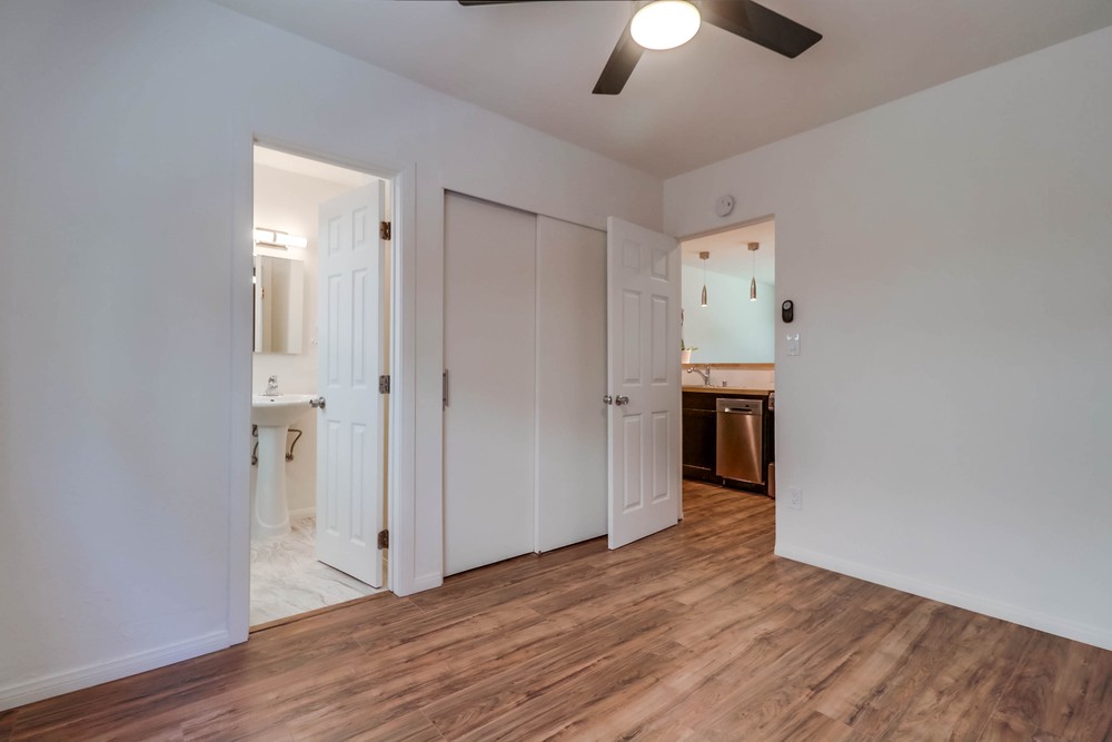 Virtual tour photo 24 of 27 for 1024 Turquoise St B