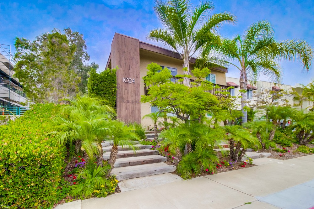 Virtual tour photo 1 of 23 for 1024 Turquoise St #F