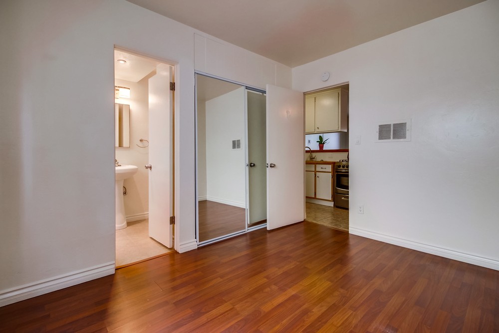 Virtual tour photo 21 of 23 for 1024 Turquoise St #F