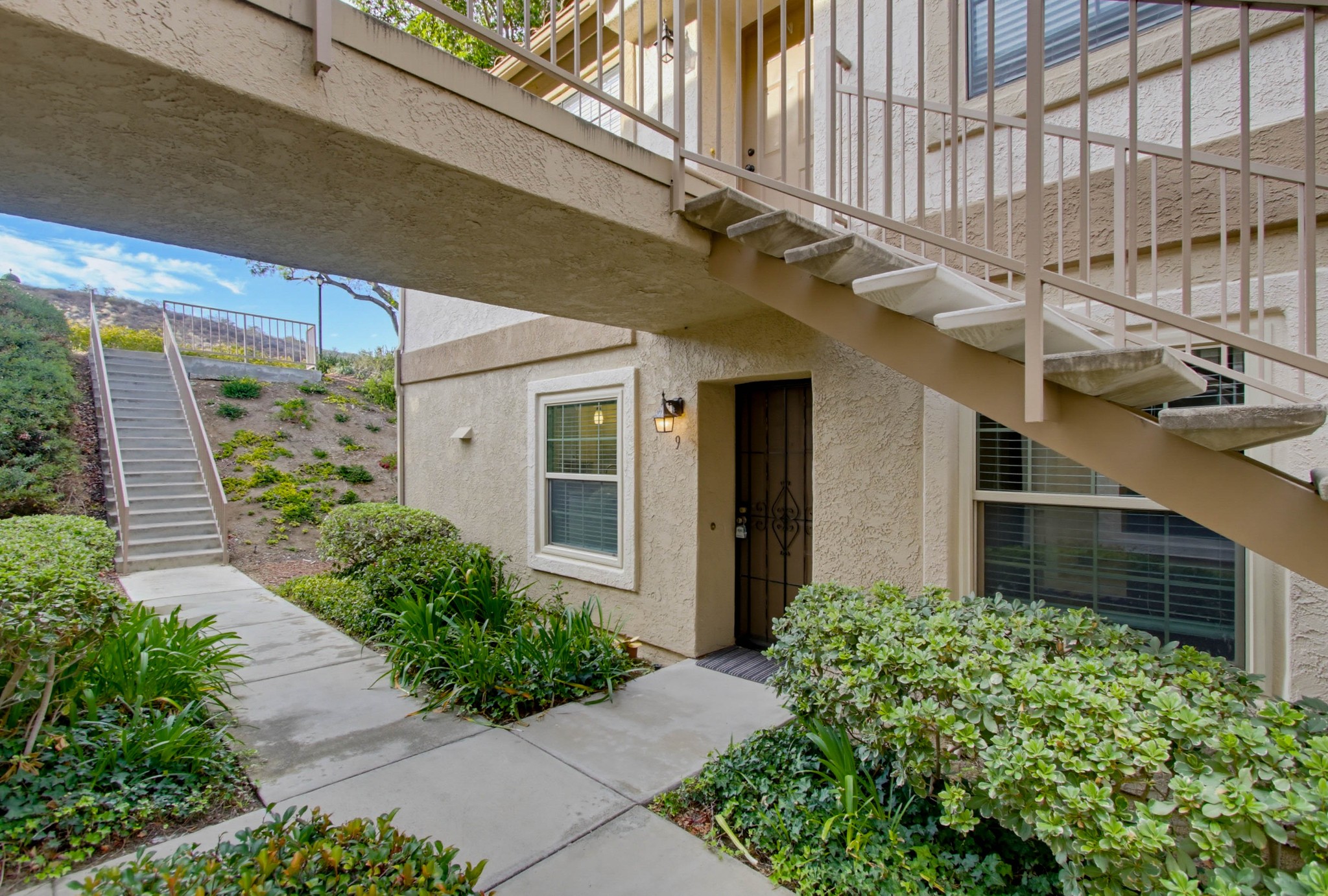 Virtual tour photo 4 of 36 for 10303 Azuaga St Unit 9