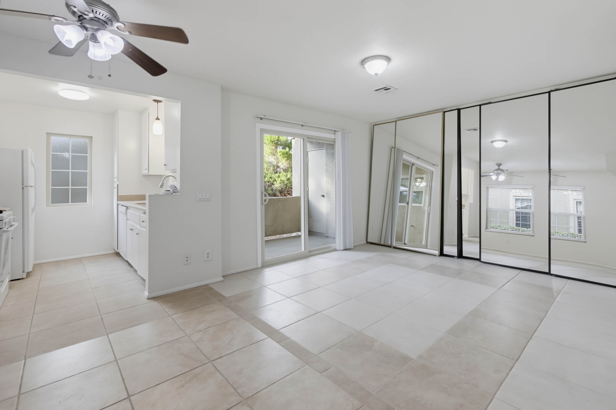 Virtual tour photo 7 of 36 for 10303 Azuaga St Unit 9