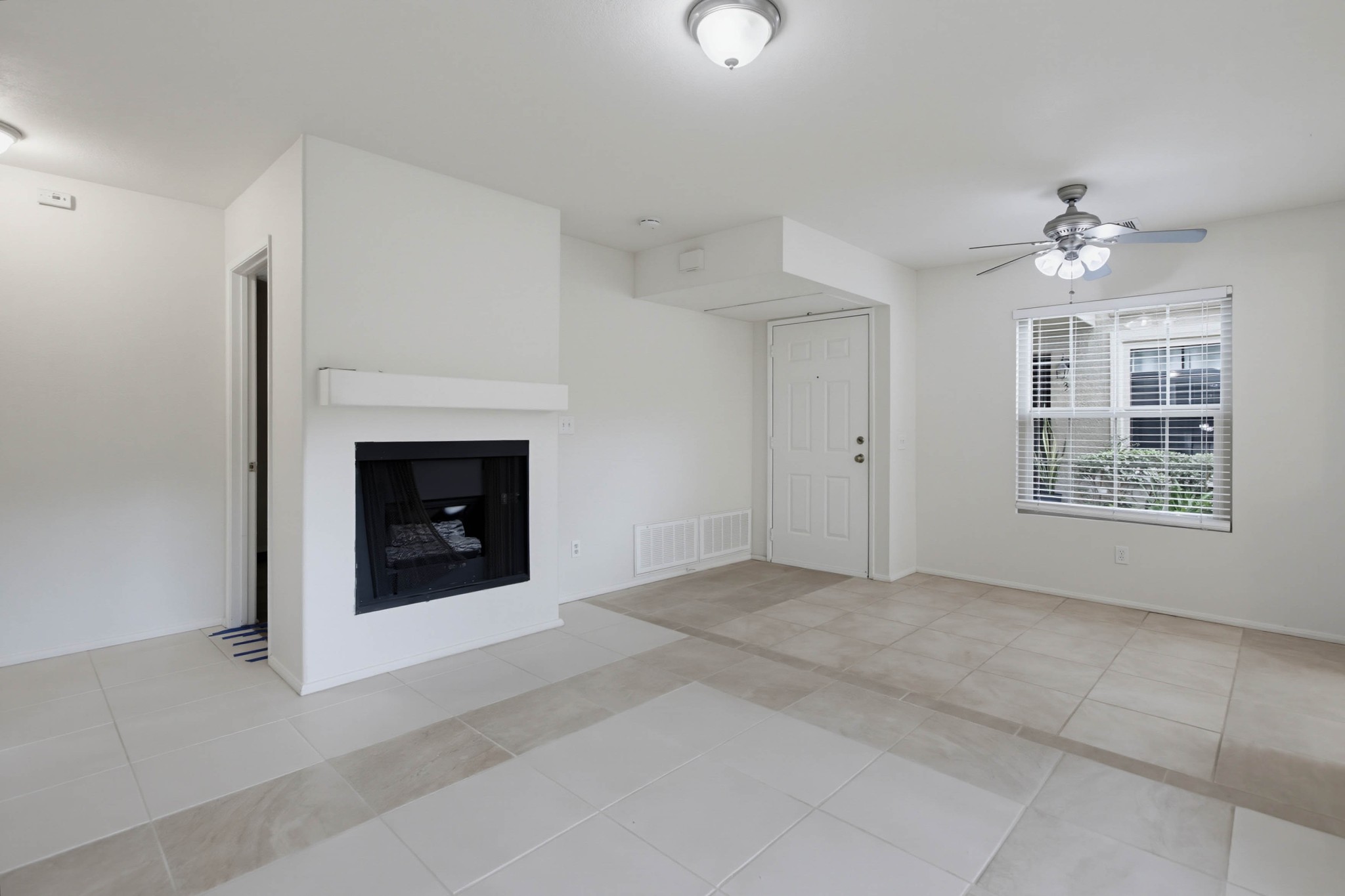 Virtual tour photo 9 of 36 for 10303 Azuaga St Unit 9