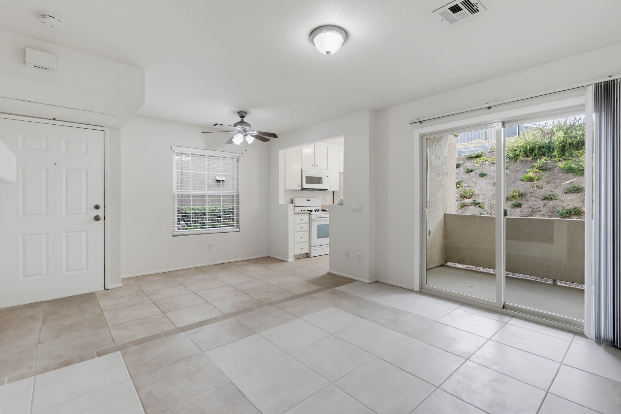 Virtual tour photo 10 of 36 for 10303 Azuaga St Unit 9