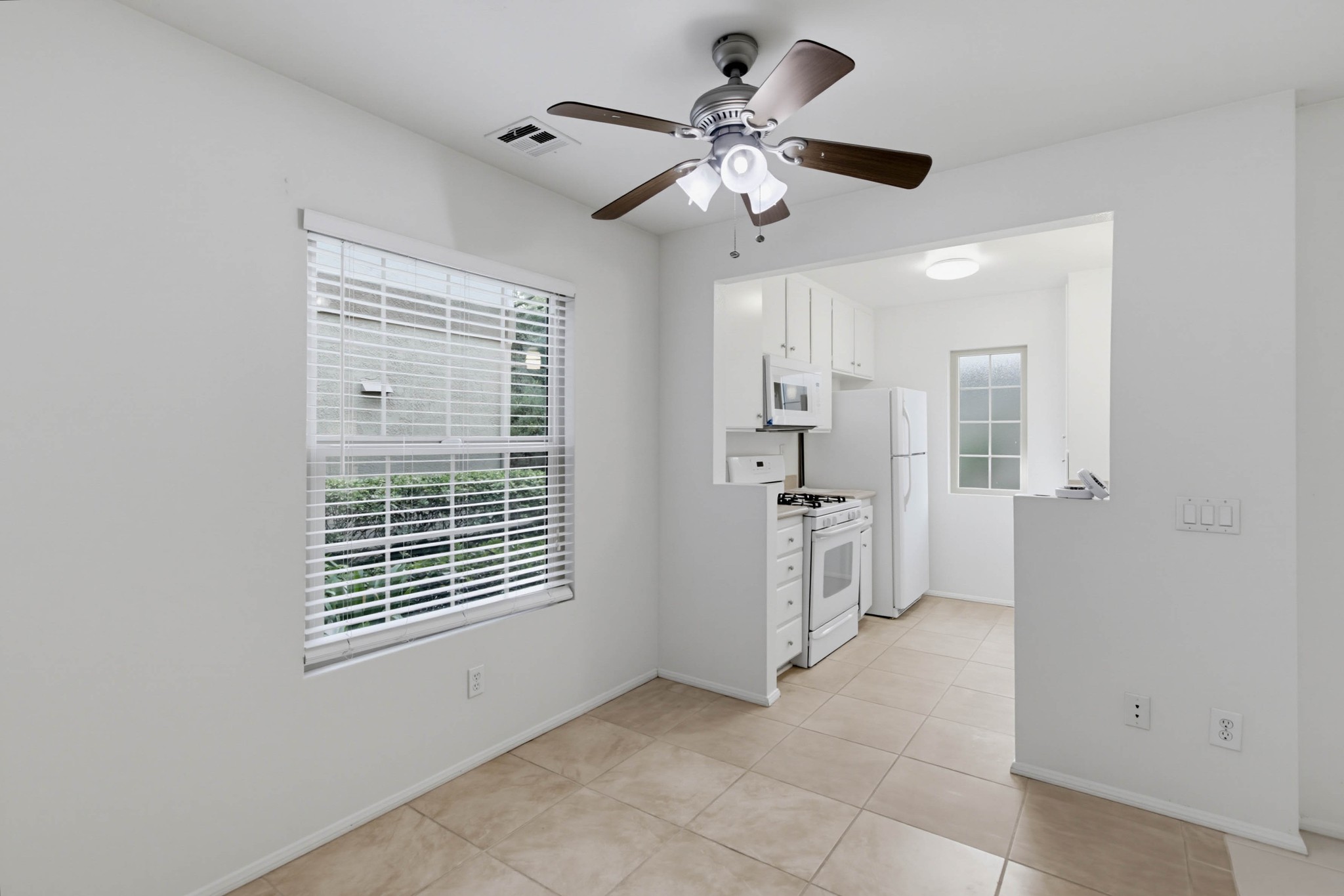 Virtual tour photo 11 of 36 for 10303 Azuaga St Unit 9