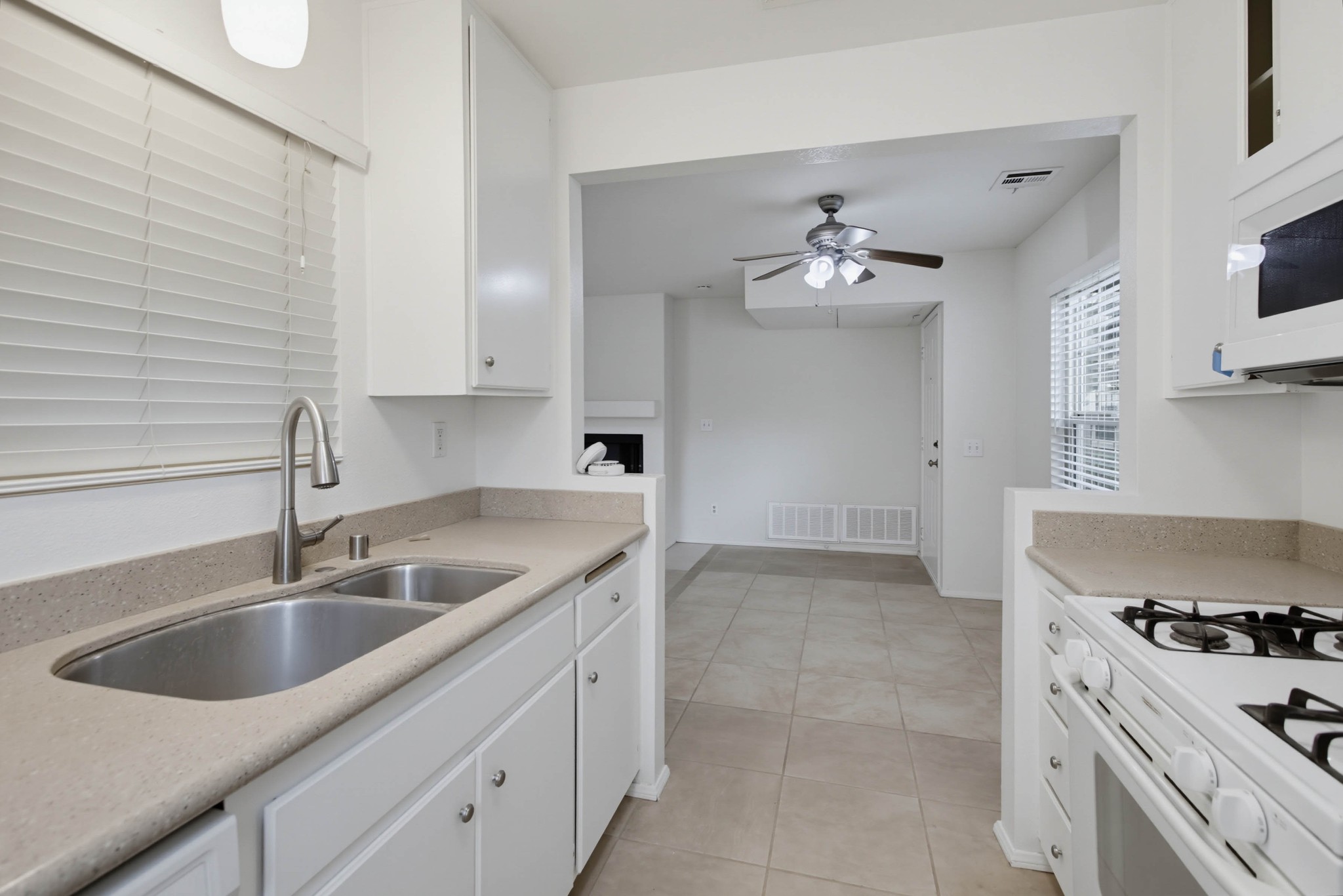 Virtual tour photo 13 of 36 for 10303 Azuaga St Unit 9