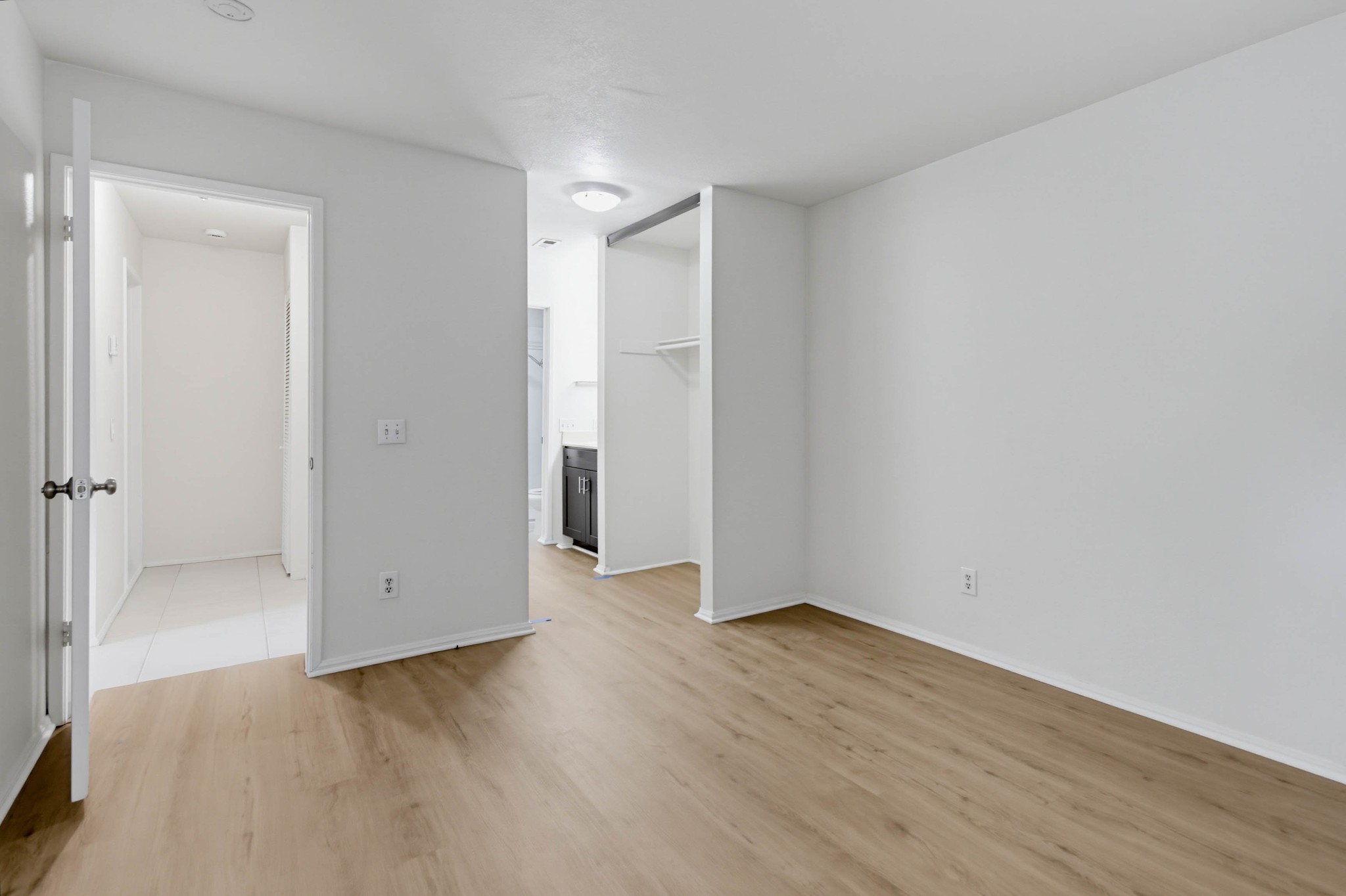 Virtual tour photo 15 of 36 for 10303 Azuaga St Unit 9