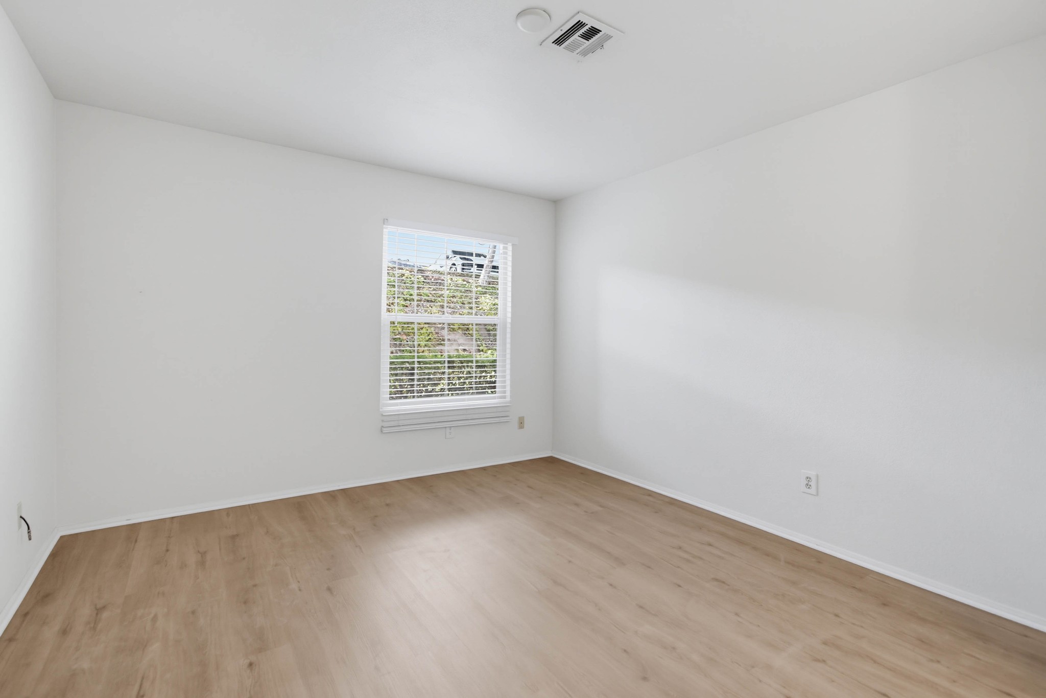 Virtual tour photo 21 of 36 for 10303 Azuaga St Unit 9