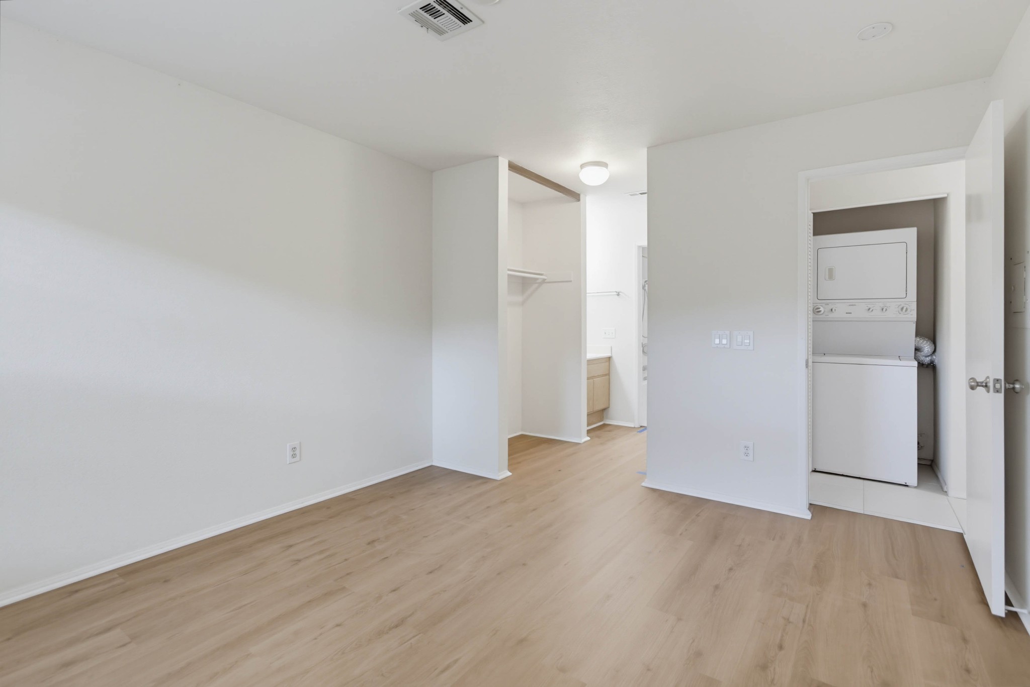 Virtual tour photo 22 of 36 for 10303 Azuaga St Unit 9