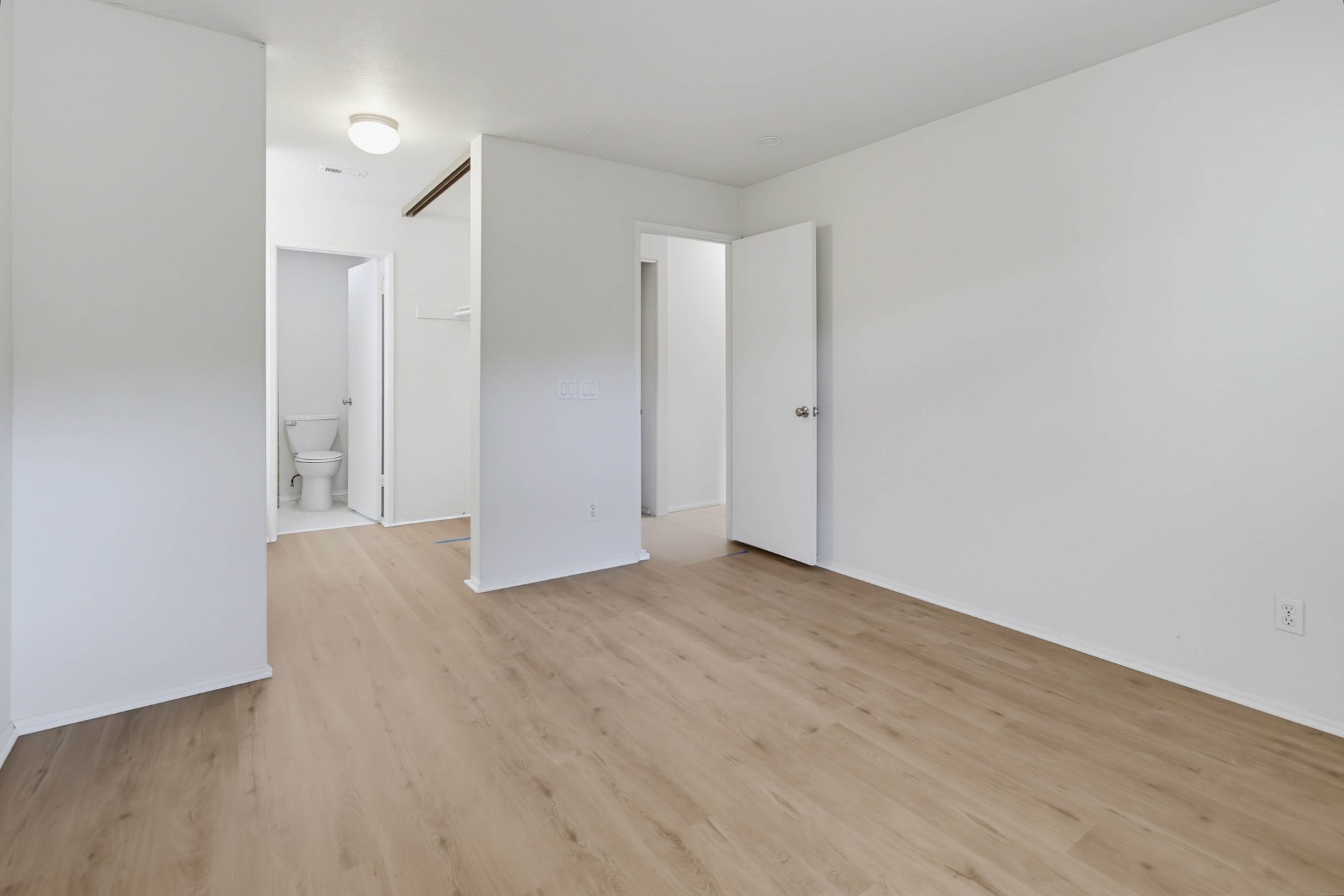 Virtual tour photo 23 of 36 for 10303 Azuaga St Unit 9