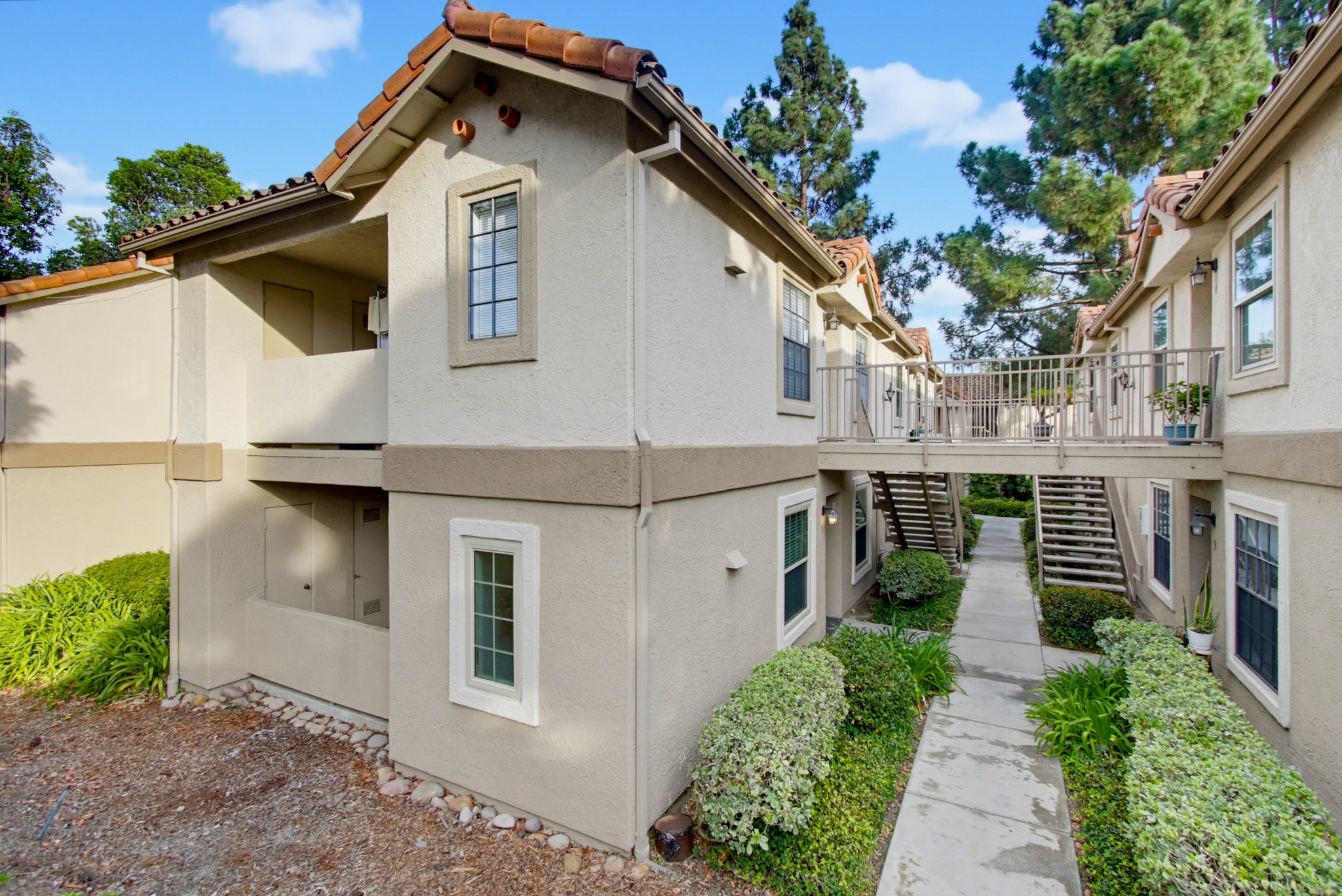 Virtual tour photo 32 of 36 for 10303 Azuaga St Unit 9