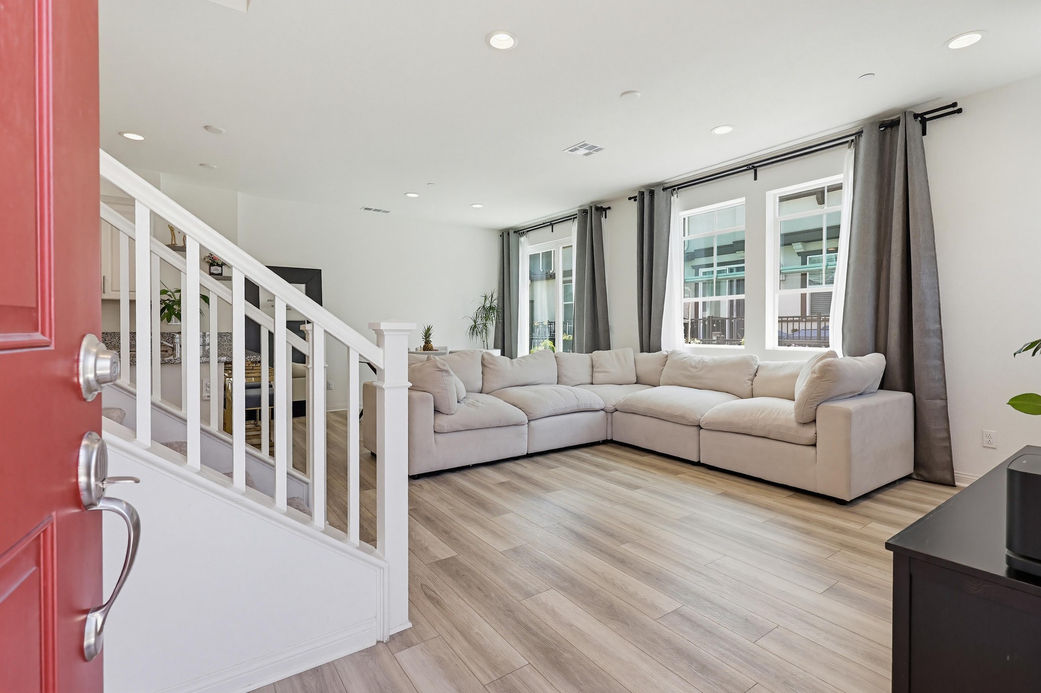 Virtual tour photo 5 of 62 for 10325 Graphite St