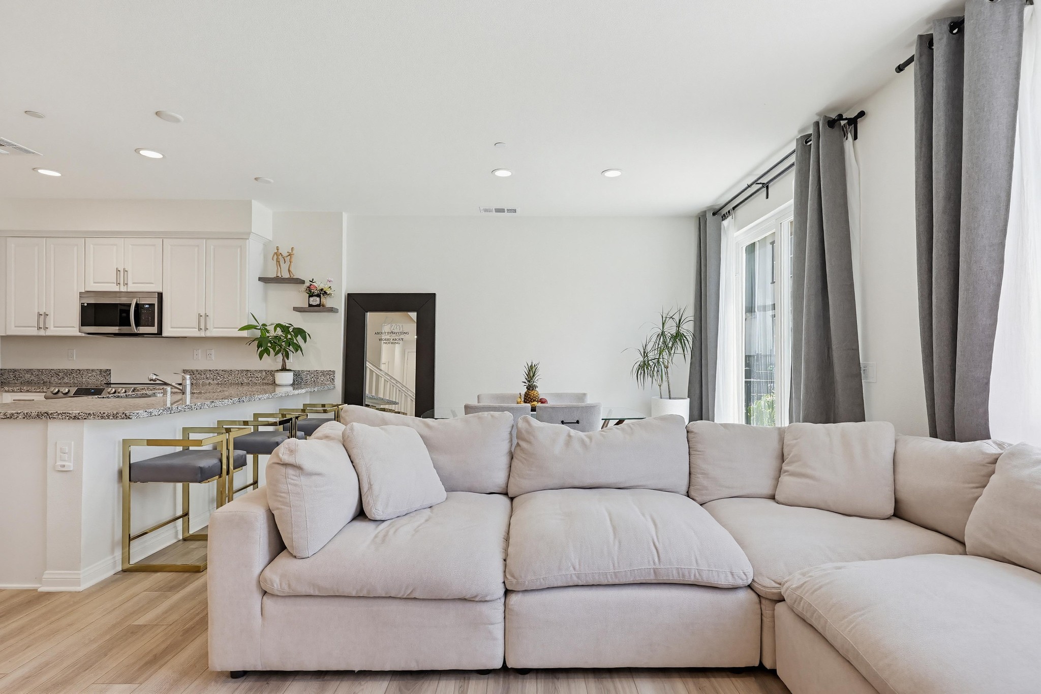 Virtual tour photo 8 of 62 for 10325 Graphite St