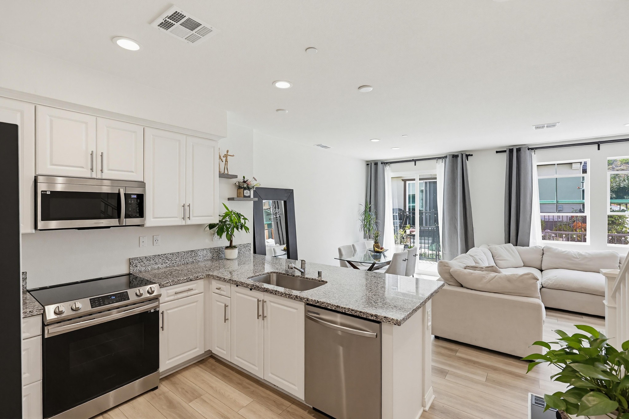 Virtual tour photo 20 of 62 for 10325 Graphite St