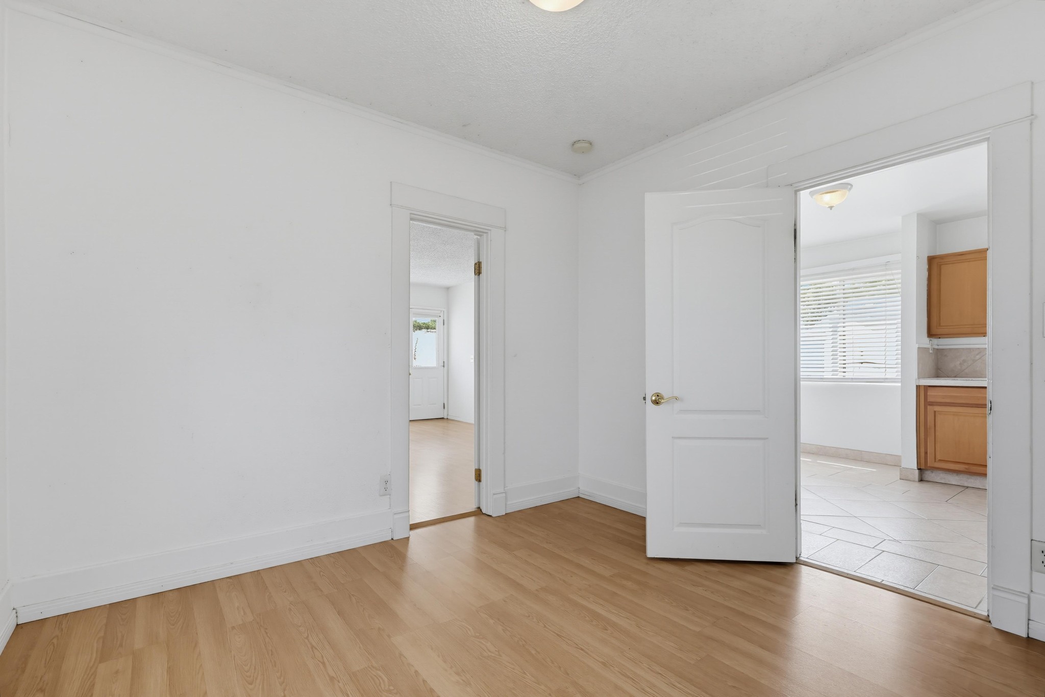Virtual tour photo 29 of 50 for 1033 Isabella Ave
