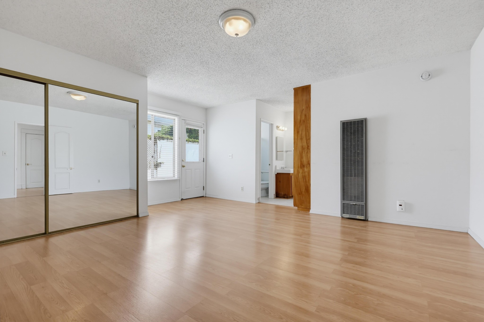 Virtual tour photo 31 of 50 for 1033 Isabella Ave