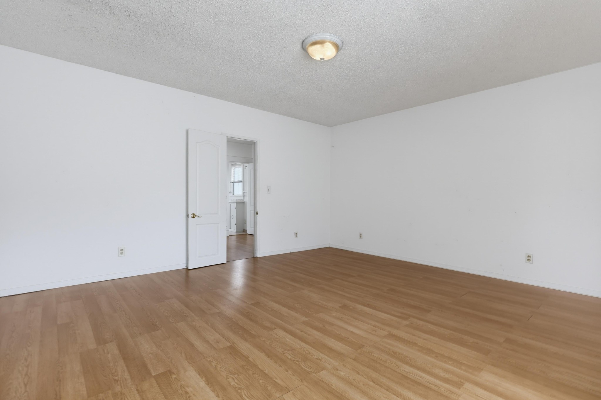 Virtual tour photo 33 of 50 for 1033 Isabella Ave