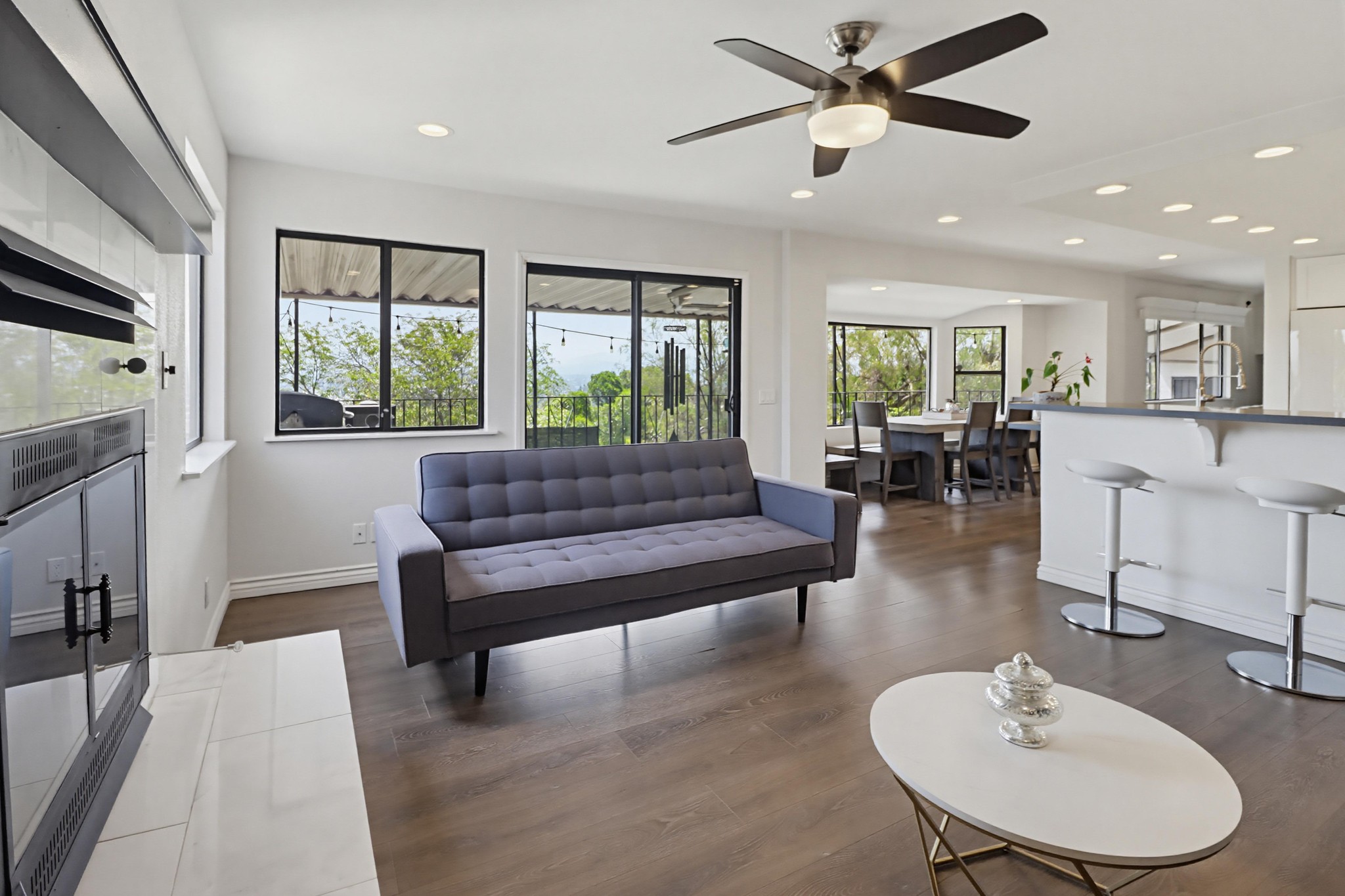 Virtual tour photo 11 of 74 for 1033 Loma Portal Dr