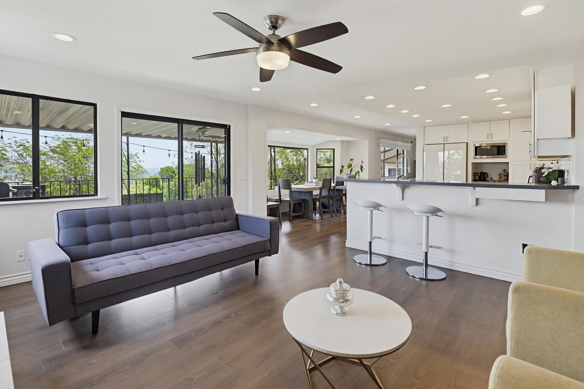 Virtual tour photo 12 of 74 for 1033 Loma Portal Dr