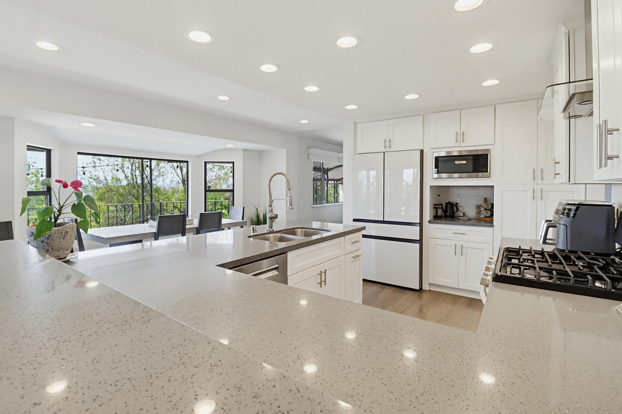 Virtual tour photo 13 of 74 for 1033 Loma Portal Dr