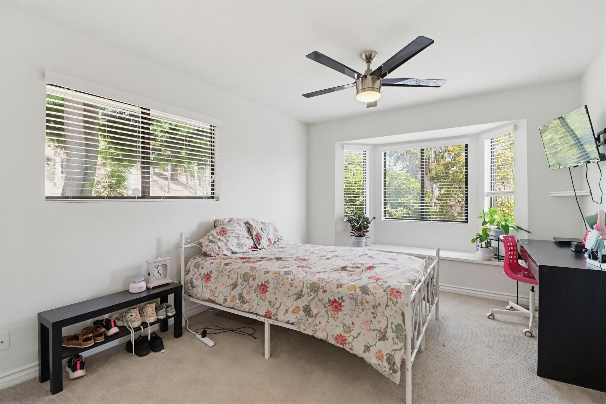 Virtual tour photo 20 of 74 for 1033 Loma Portal Dr
