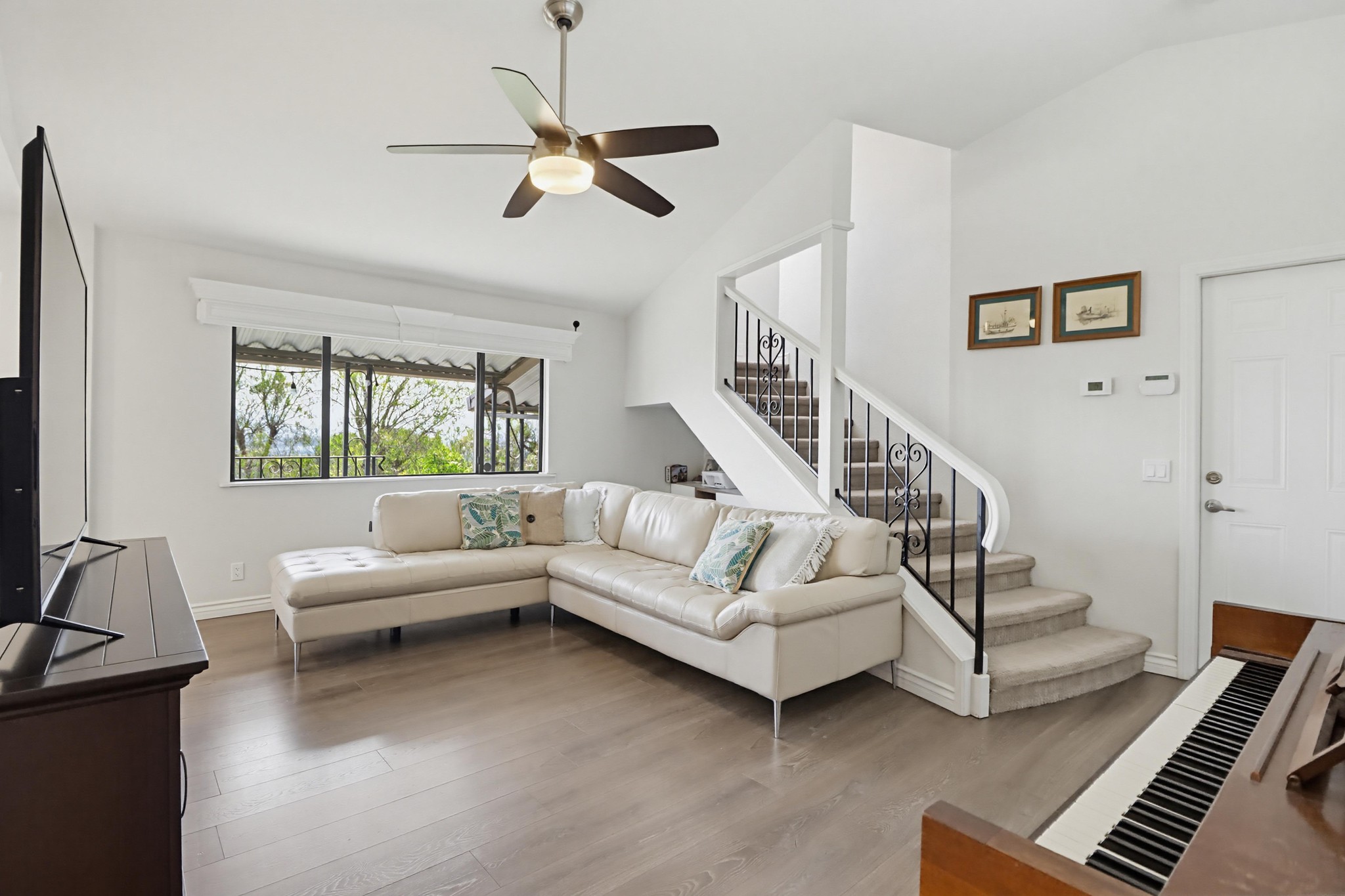 Virtual tour photo 25 of 74 for 1033 Loma Portal Dr