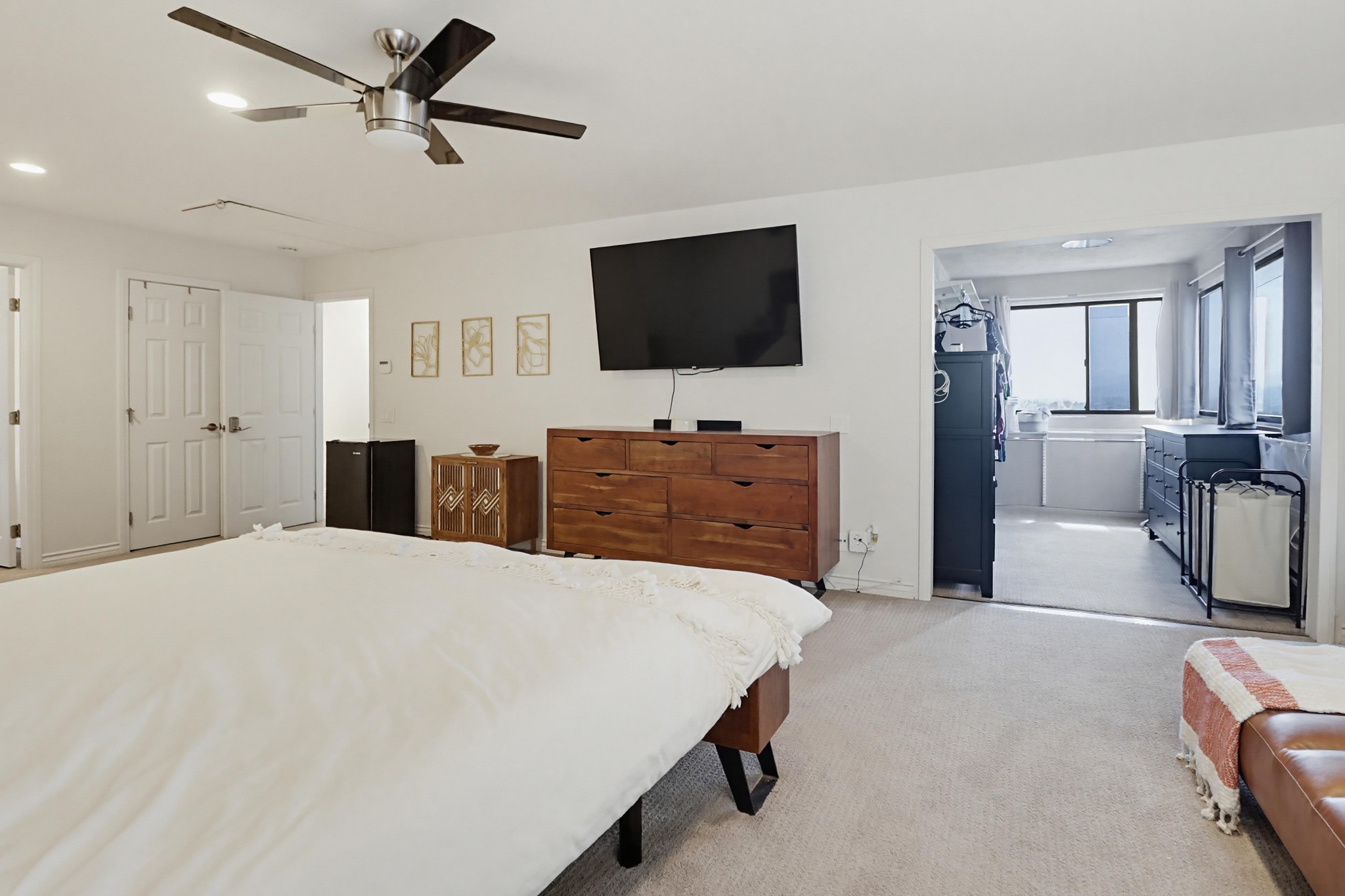 Virtual tour photo 39 of 74 for 1033 Loma Portal Dr
