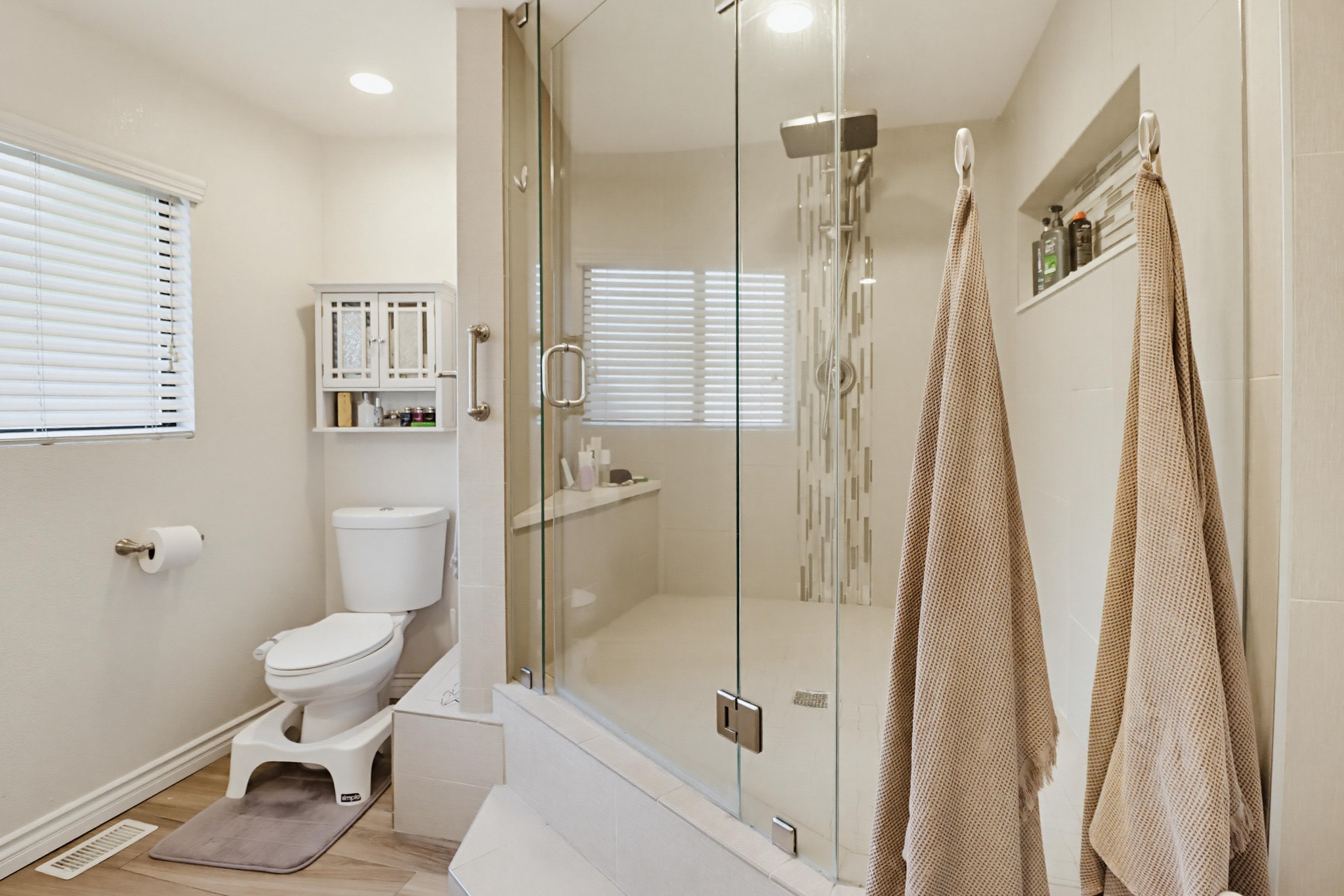 Virtual tour photo 42 of 74 for 1033 Loma Portal Dr